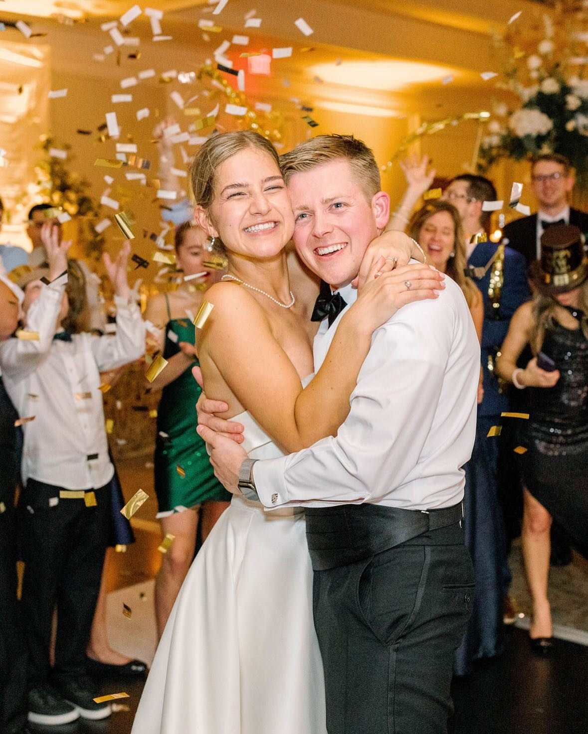 What a magical evening and great way to end 2024! 

I am beyond grateful to all of the incredibly talented vendor friends and couples that I have worked with this year! Thank you for including me in your love stories, so many wonderful moments! Happy