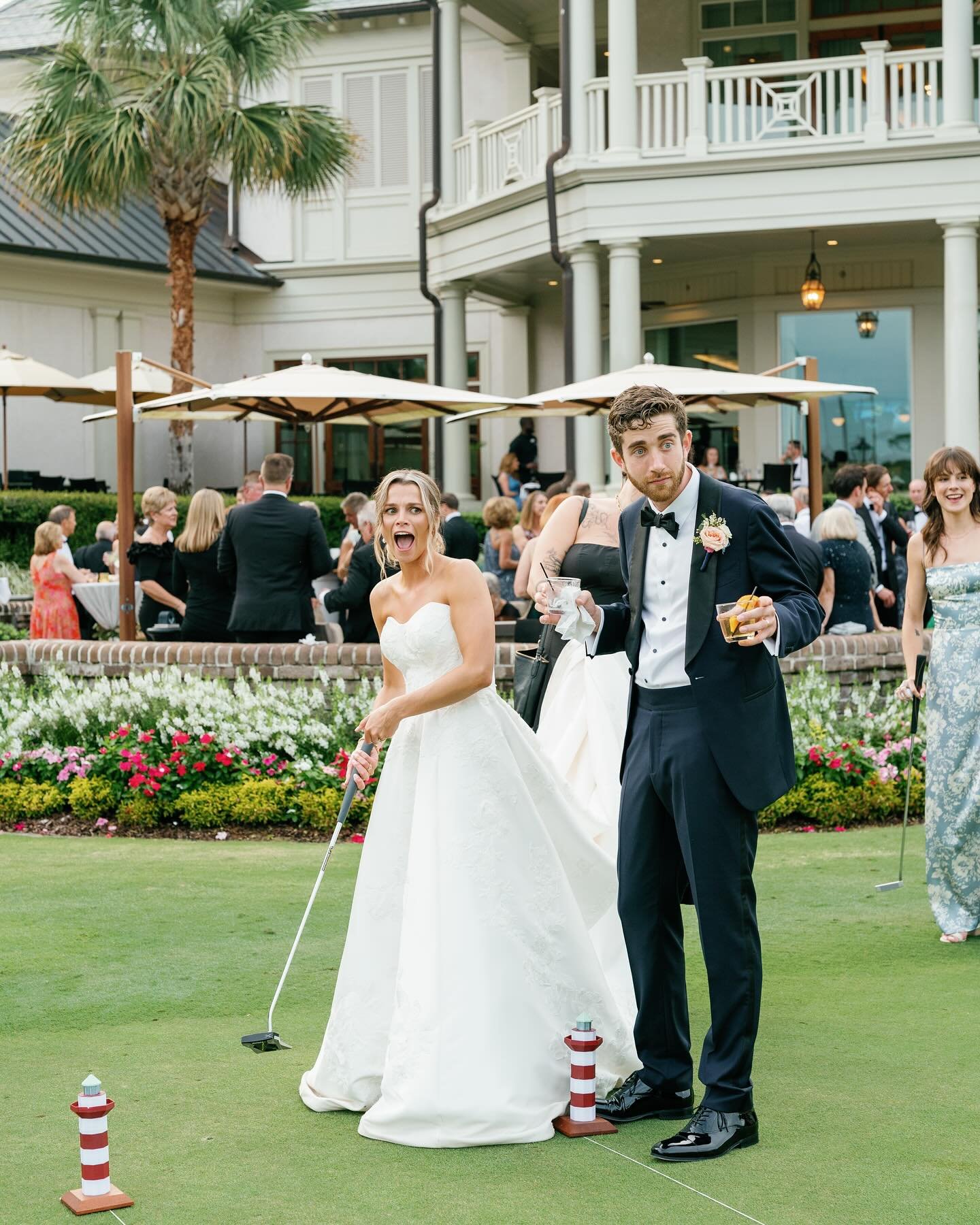 In honor of #Masters week {aka the best week on HHI is upon us} we couldn&rsquo;t help but bring out these photos by @danacubbageweddings 

A cocktail hour putting contest @seapinesresort is always a huge hit! Hats off to the putting designers for wr