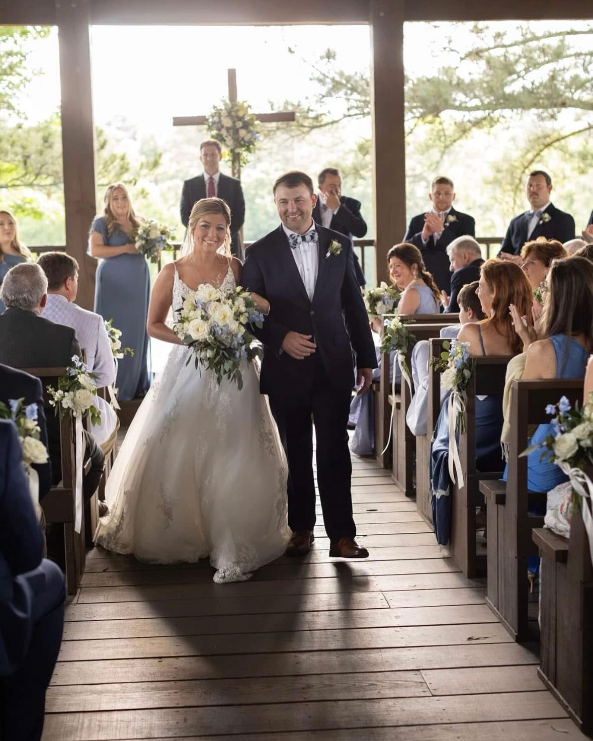 Happy Anniversary to the Popes! What a wonderful celebration at @pineknollfarms it was!! Cheers 🥂🤍
@jennyatoliveto 
@mckaypope1 
@bamaalphagamma 

#georgiawedding #augustawedding #hhiwedding #farmwedding