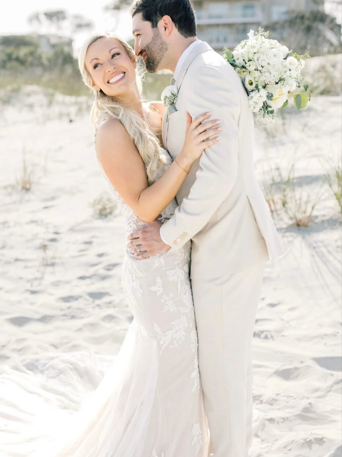 Happy 1st Anniversary to the Coniglios! 🥂🤍

The soft sage color and coastal touches made for the perfect beachside celebration at the Omni! 

@jobananaa 
@sarahanne_photo 
@omnihiltonhead 
@gardeniashhi 
@djcrane 
@bridessidebeauty