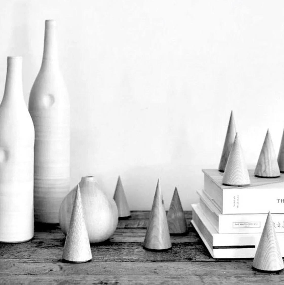 Form and function via @thesefourwallsblog 
-
-
-
-
#formandfunction #vase #objects #clean #ceramic