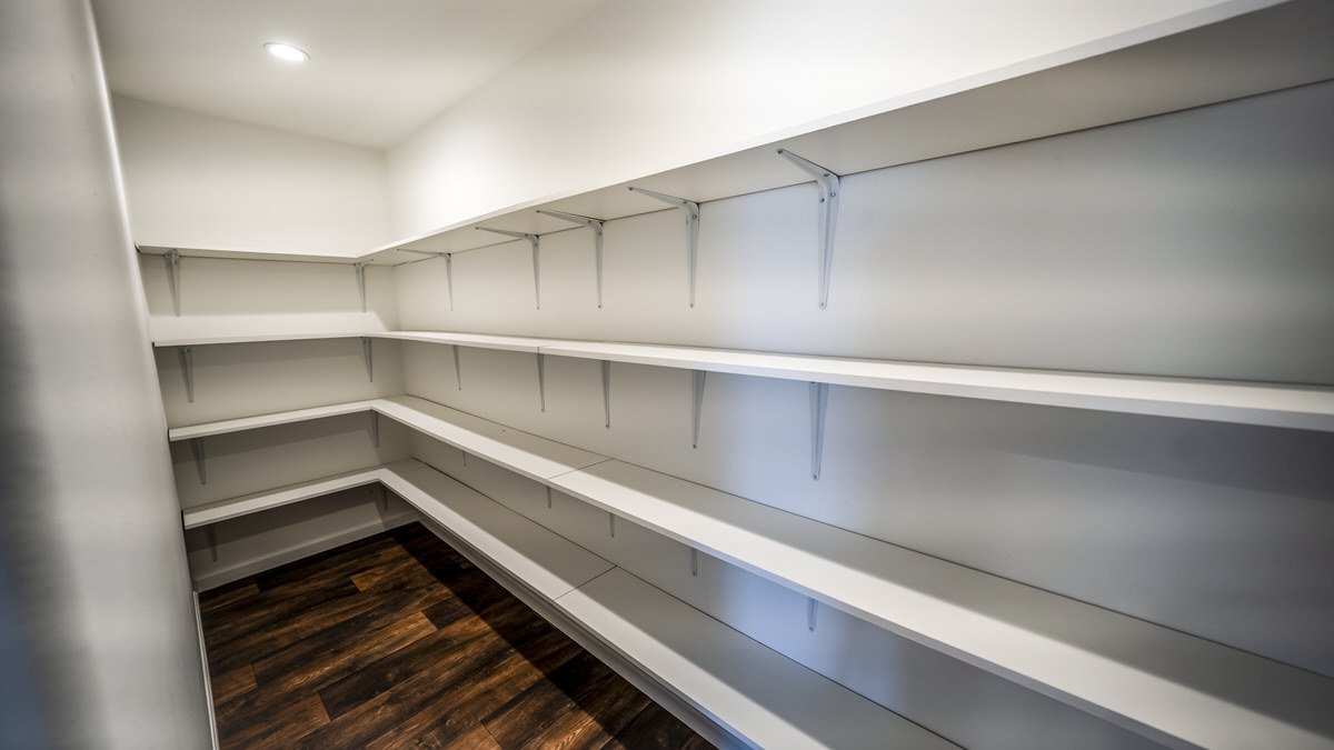 Walk In Closet_DSC02295-1.jpg