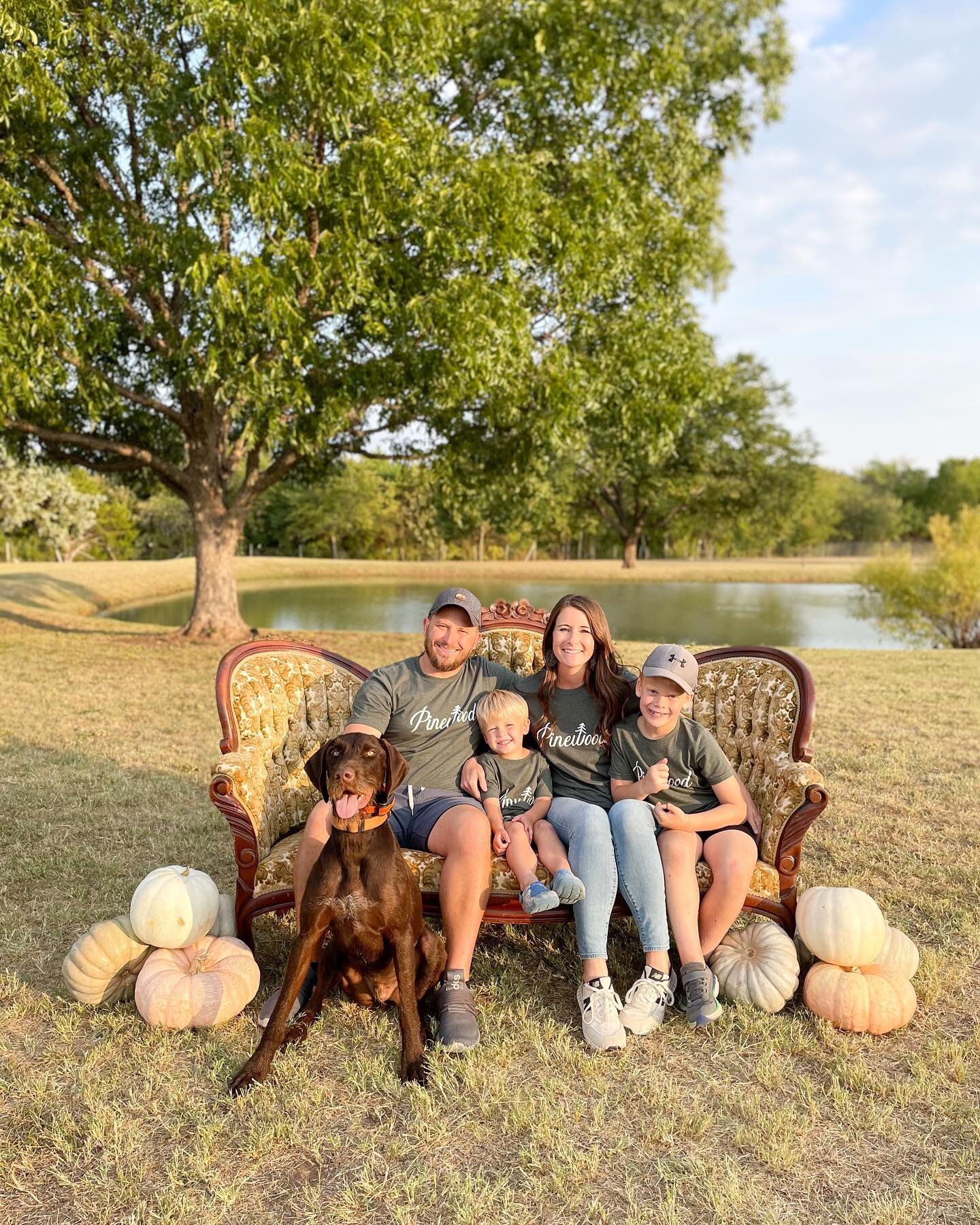 Hi y&rsquo;all! We have some new faces here and I wanted to introduce my family and thank y&rsquo;all for following along! I&rsquo;m Ashley and this is my crew! We also have four babydoll sheep but they are kind of hard to fit in a family photo🙃! Da