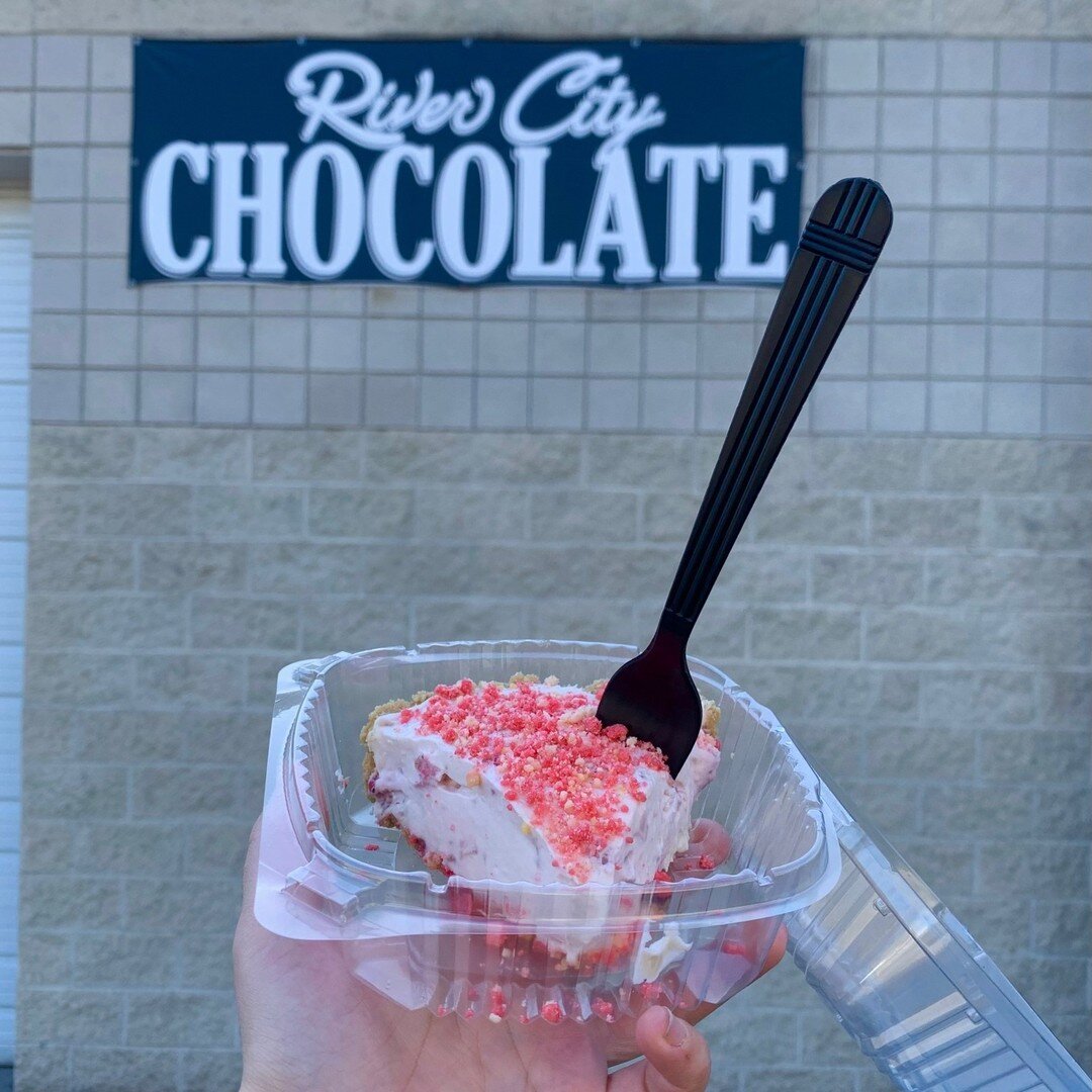 🍓🍓🍓

Keeping those good pies rollin' 😉

$5 slices all day! Our PB, Strawberry Cream and Banana Cream pies are available in regular or gluten-free!

.
.
.
.
.
.
.
.
.
.
.
. 
#rva #rvaeats #rvafood #rvafoodie #804 #804eats #richmondva #sweetersideo