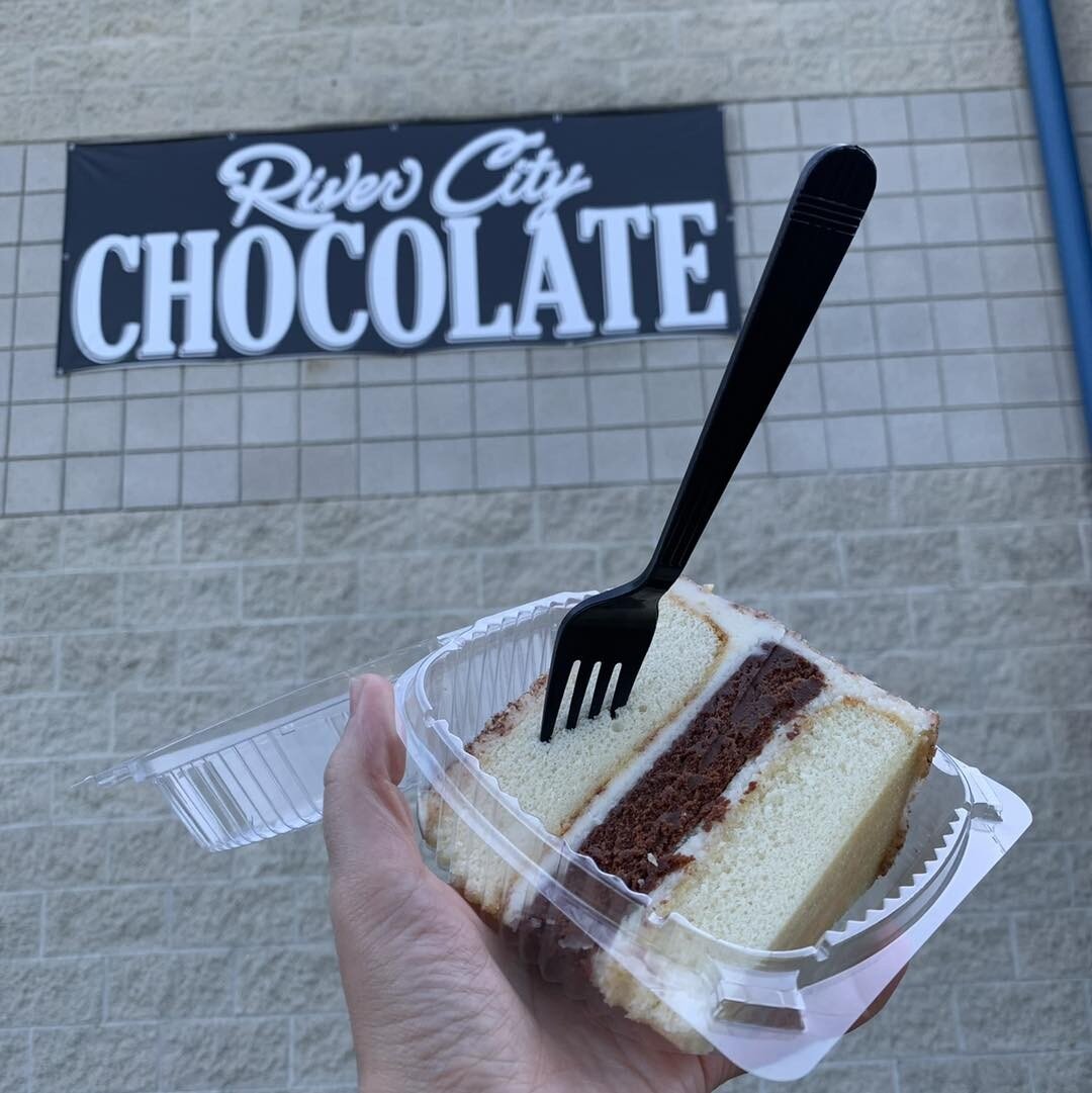 Cake or pie? Treat yourself to an after school sweet 🎉

Grab a slice of pie for $5 or a $1 off a cake slice until 7pm! 

.
.
.
.
.
.
.
.
.
.
.
. 
#rva #rvaeats #rvafood #rvafoodie #804 #804eats #richmondva #sweetersideofrichmond