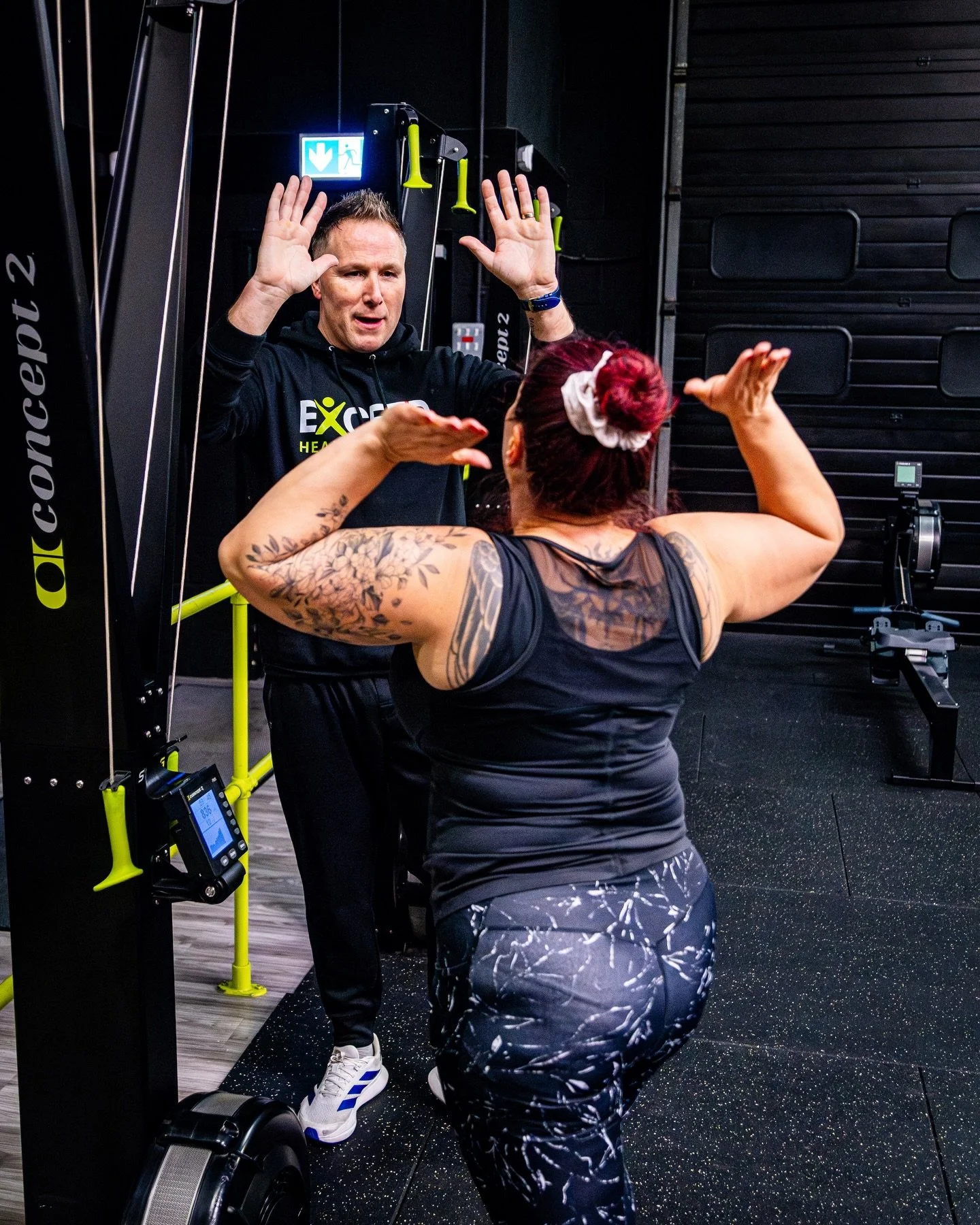 R E A L M O M E N T S M A T T E R
Real moments beat posed ones every single time.
This is what I love capturing for coaches &mdash; the connection, the confidence, the way your clients respond to you. That&rsquo;s the stuff that actually shows your p