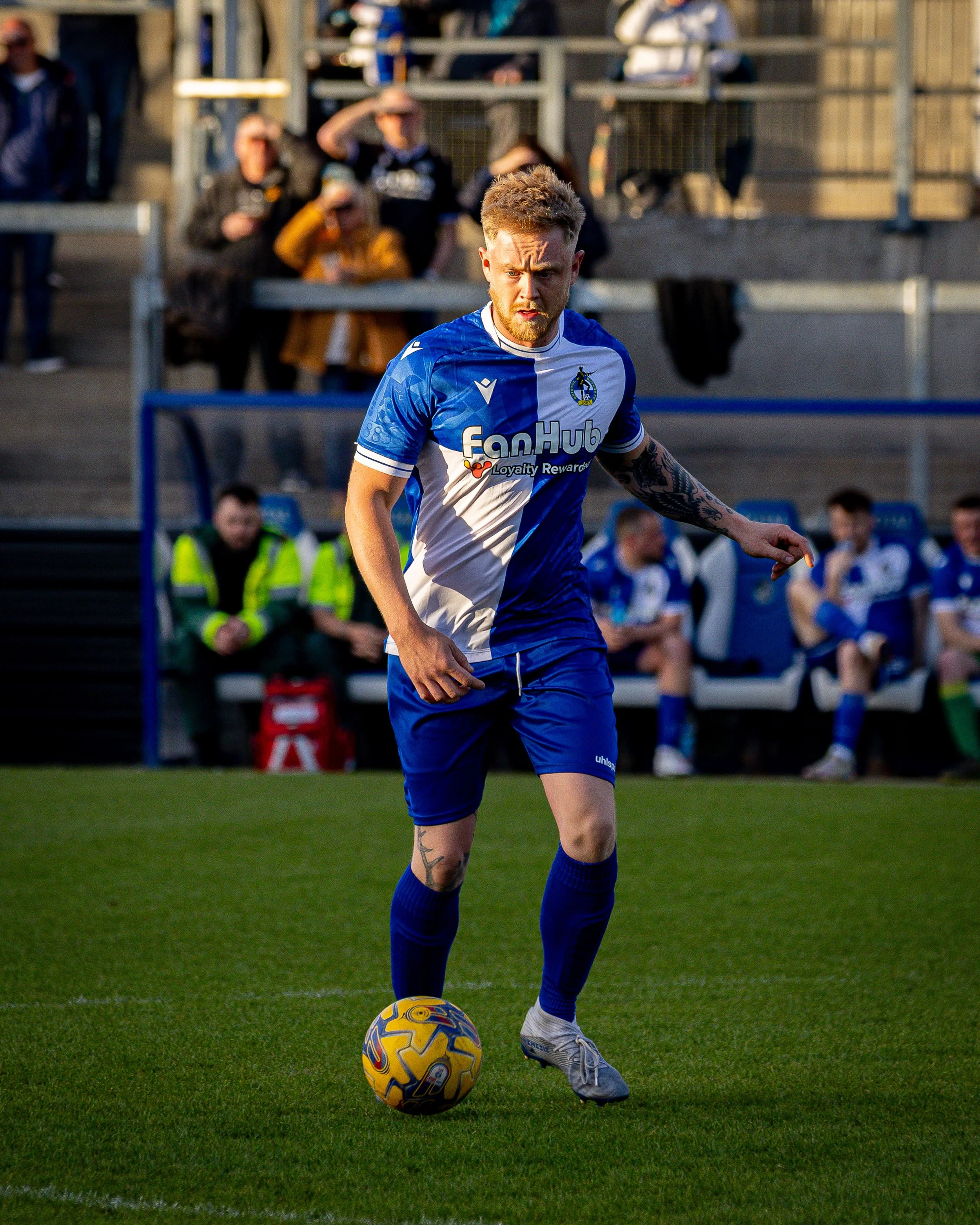 290426-BristolRoversFan-Day1-Arrivals8x10-1.jpg