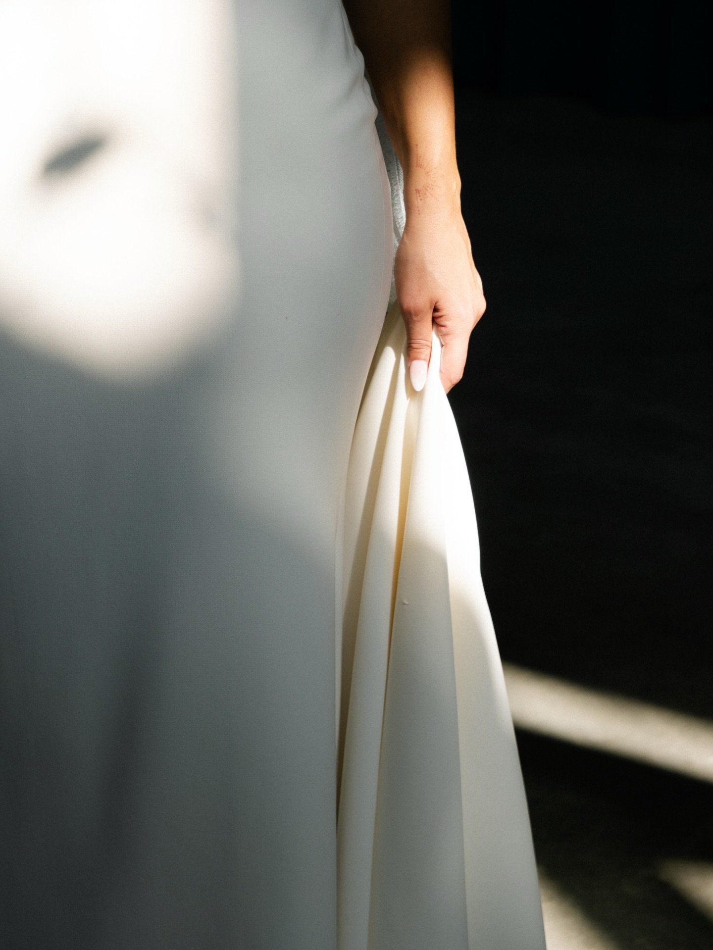 Hands, mostly. 

A couple shots taken at Ale + Connor&rsquo;s insanely cool wedding, assisting @vonschonhoff_photography

documentary photography &bull; wedding photography &bull; chicago wedding photography &bull; black and white wedding photography