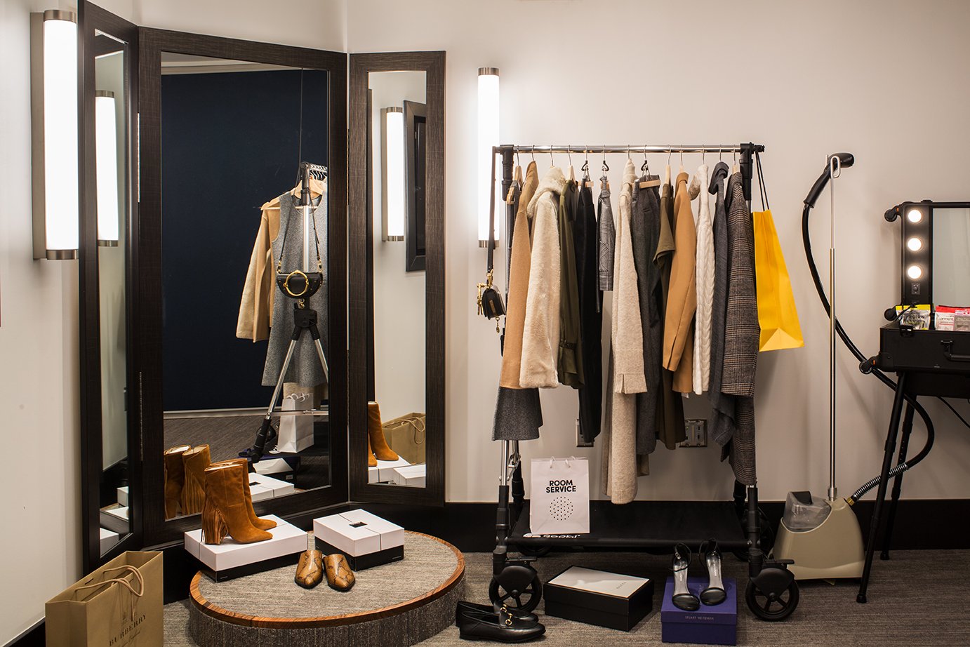 Burberry Beverly Center Model Rosie Huntington-Whiteley Arrives At