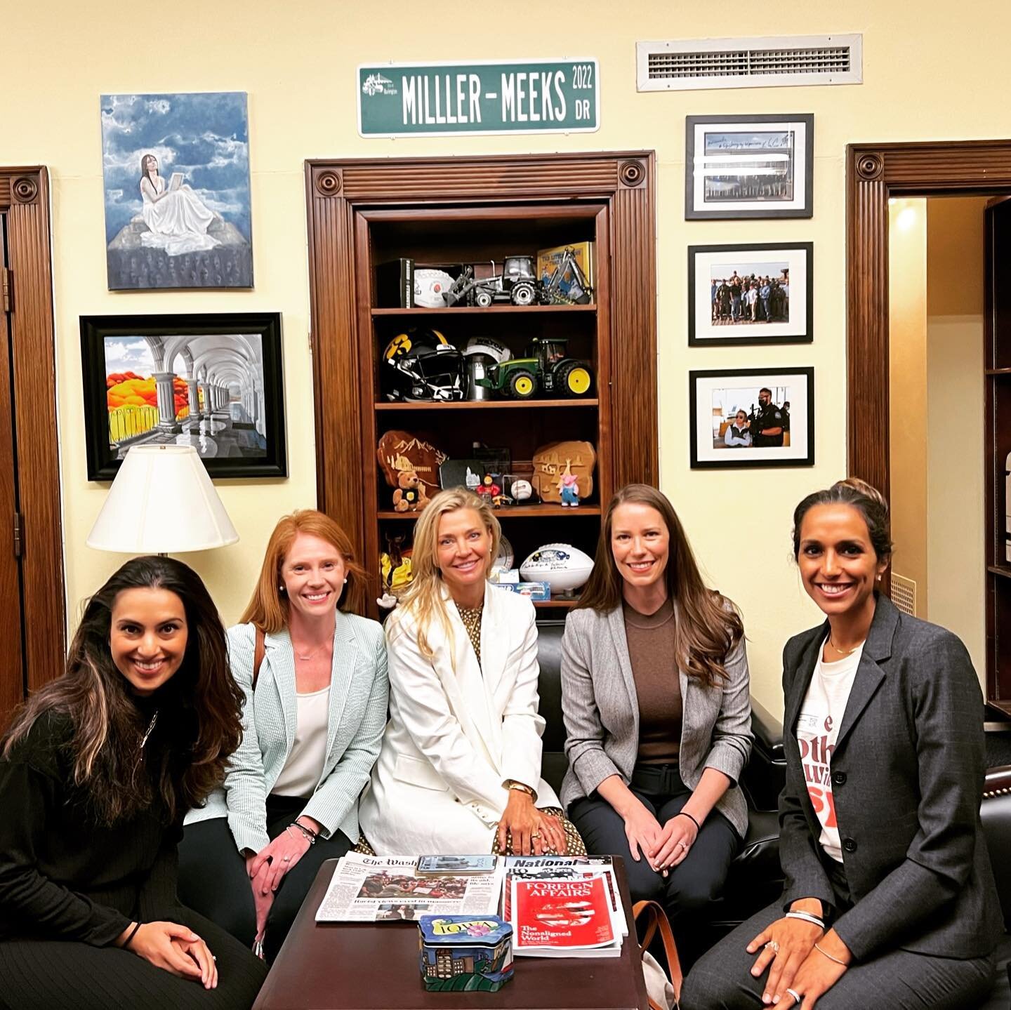 I feel so proud to be a member of @chamberofmothers. 

On Tuesday, along with 14 other women (moms) we took on Capitol Hill and collectively met with 17 lawmakers on both sides of the aisle. 

Why were we there? @chamberofmothers is a collective move