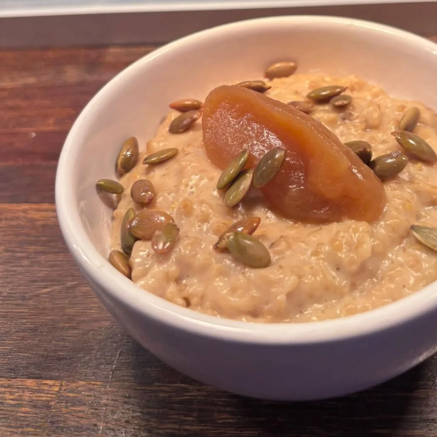 Step out the way yogurt and granola, we've got a new winter warmer for you. Warm up with an apple butter, pumpkin seed quinoa and oat porridge. 
🎃🍏🍎

It's a warm hug in the morning when it's still kinda dark outside and you need your breakfast. We