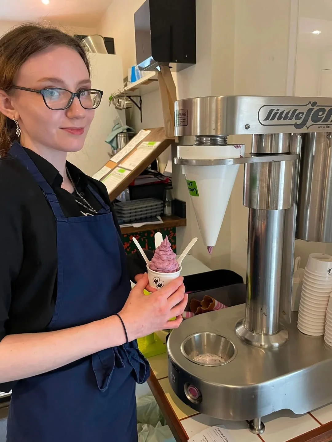 Last day for real-fruit ice-cream served with the trainees FRIDAY 11TH JUNE
 🌀🌀🌀

It's been a real pleasure having the swirly crew volunteering with us this week. Wonderful supportive guidance and interesting chat whilst making up party pies, plan