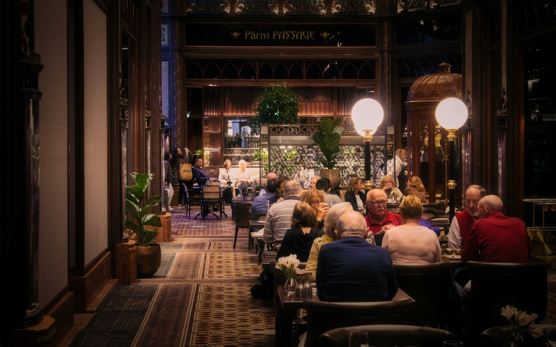 Booking Restaurant Reservations in Webster Groves for Live Music Nights