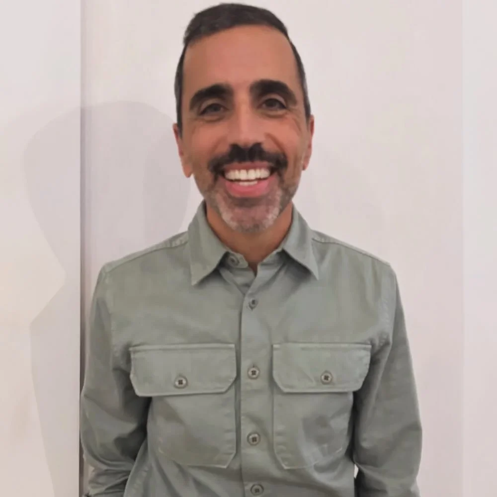 Meet Dr. Steve Chiros, our go-to healer for pets who need a little extra TLC. 🌊 💛 🧡 💜 

Whether it&rsquo;s acupuncture, cold laser therapy, Chinese herbal medicine, or rehabilitation care, Dr. Steve brings the ancient art of healing together with