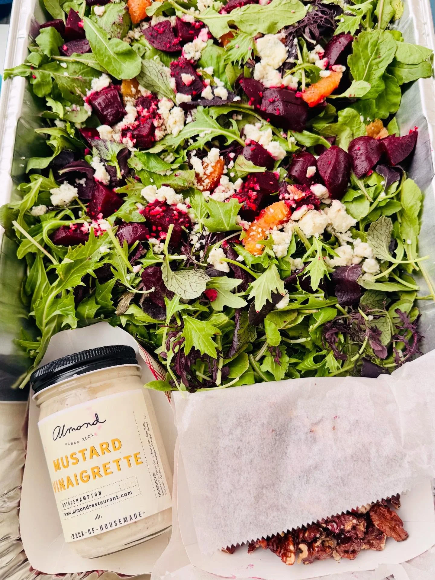 Thank you @almond_bridgehampton @landwmarket @liciahouseholder and @macbytalia for making our holiday special while we treated all of the Hamptons Emergencies today. Happy Thanksgiving!! &hearts;️