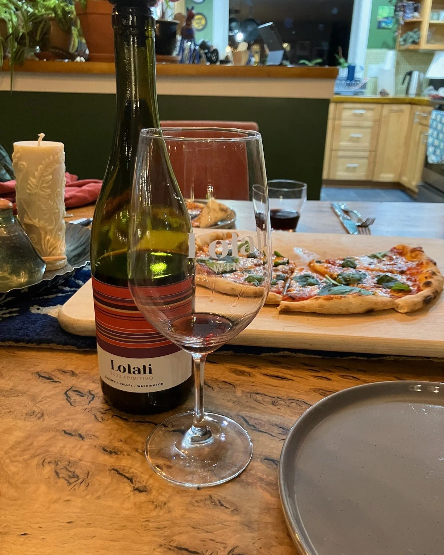 Ron recently got an Ooni Pizza Oven, and he has been spending time perfecting our pizza nights. Since wine and pizza are a natural pairing, I wanted to share a few of my go-to wine recommendations to inspire a pizza night for yourself!  A classic tom