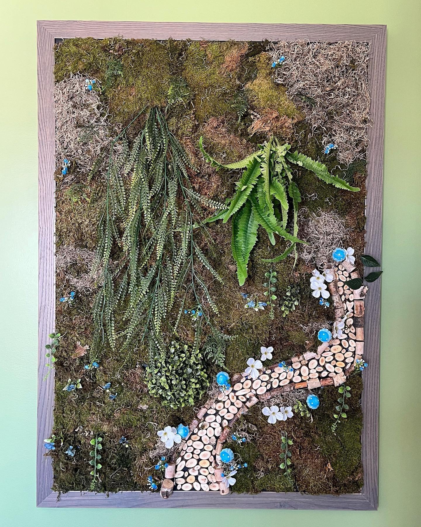 Our wonderful CA&rsquo;s have been putting their creative skills to work to put together a moss mural for the clinic! 

We&rsquo;re calling in all of the spring vibes here at the IBC🌱🌞🌿

#CA #chiropracticassistants #staffappreciation #spring #chir