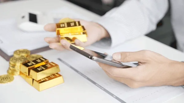 When Is the Best Time to Sell Gold? Market Trends and Smart Timing