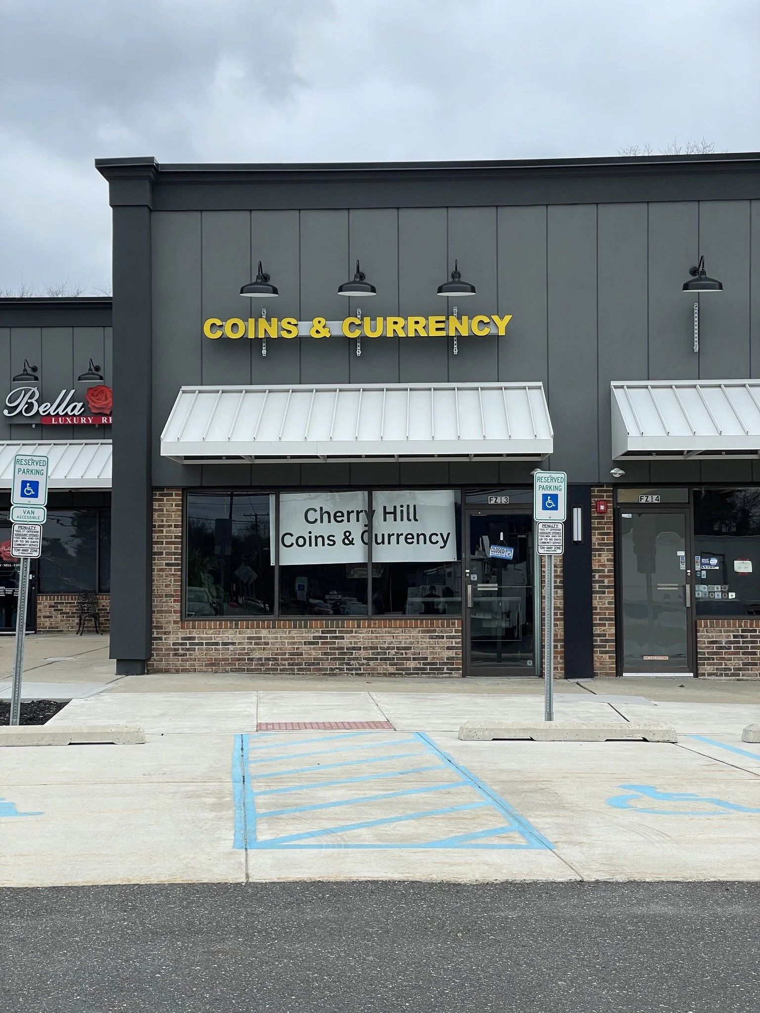 Cherry Hill Coins & Currency storefront in Cherry Hill, NJ offering cash for gold, coins, and precious metals