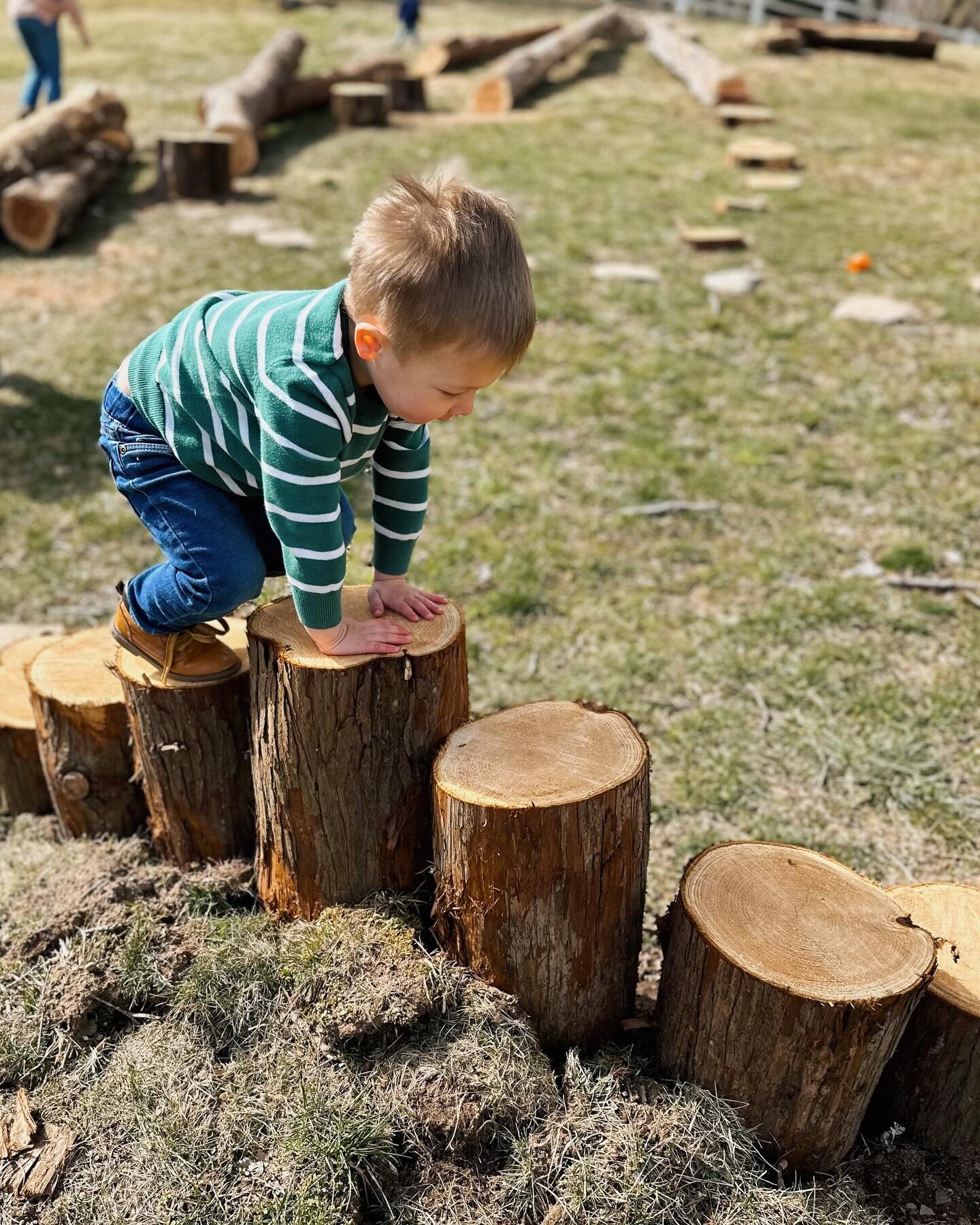 Cheers to a fabulous finale of our Little Lunas winter season! ❄️🐻&zwj;❄️💌☃️ Our kiddos had an absolute blast conquering our brand new log obstacle course and swooshing down our new slide! Huge thanks to the amazing 13 families who made this season