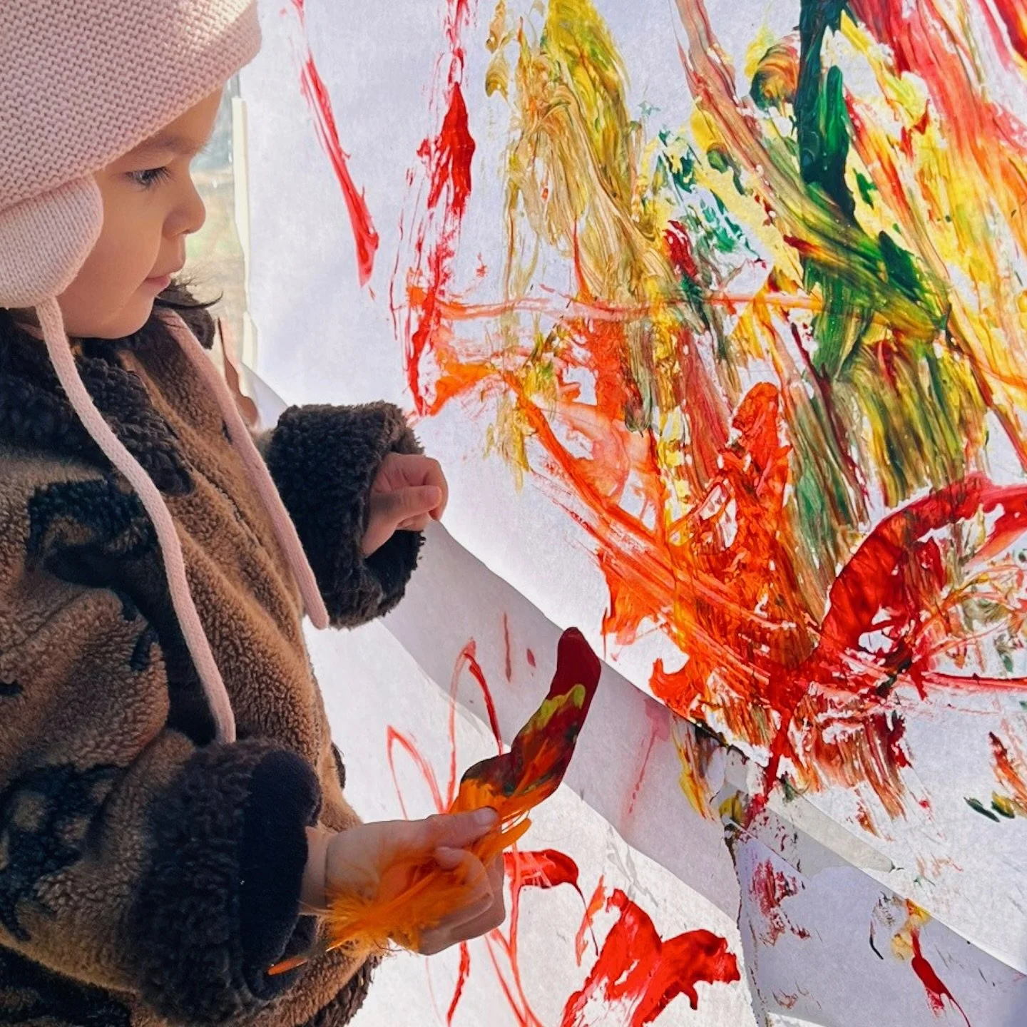 Yesterday&rsquo;s Little Lunas Thanksgiving Pop-Up was such a joy! 🦃🍂 The kids had a wonderful time painting with feathers, making playdough turkeys, exploring a Quinnipiac Tribe village in our tuff tray, and getting creative in the Thanksgiving-me