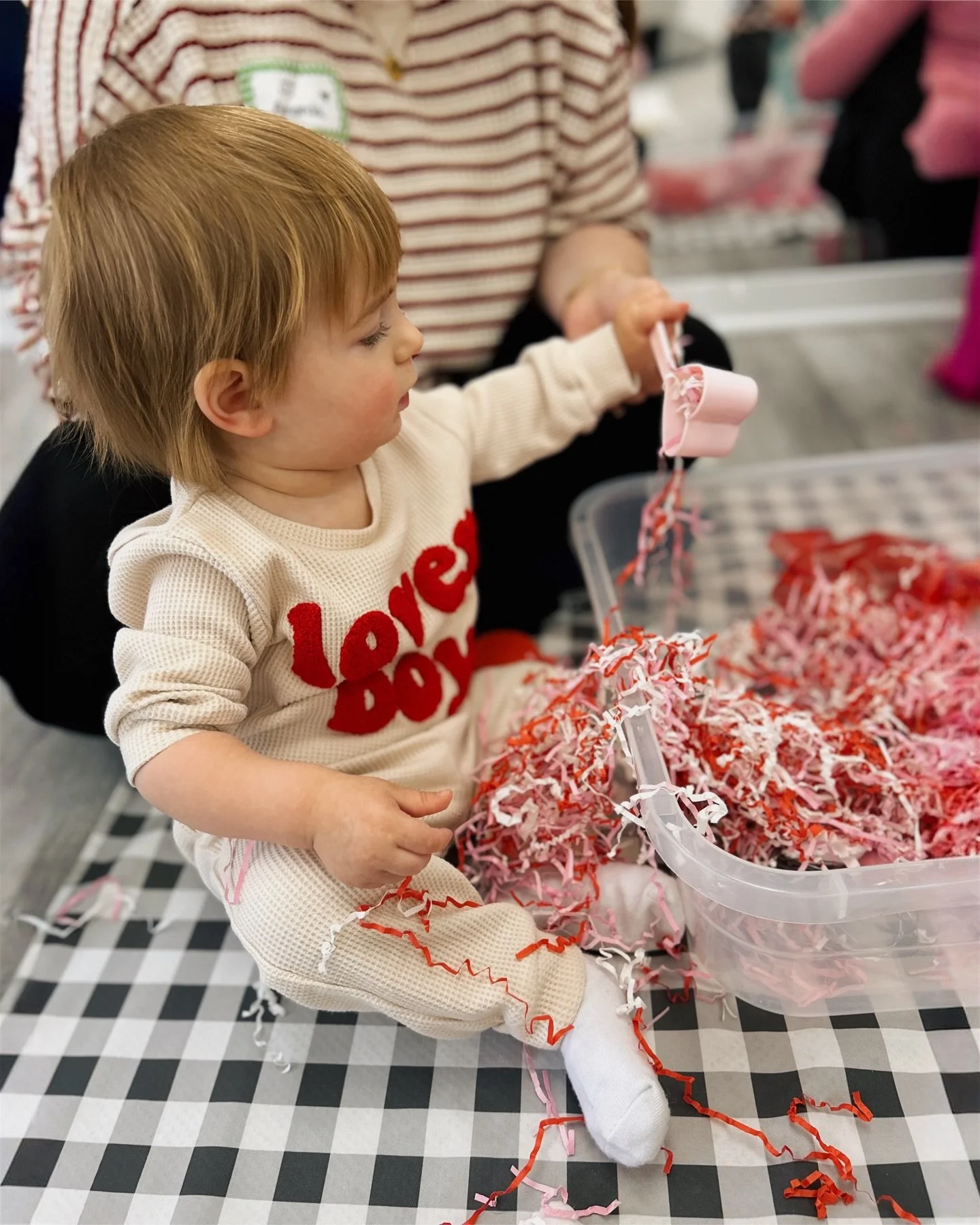 Love was definitely in the air at Mother Luna this week 💘🌙

All the heart eyes for our sweet babies and toddlers in their Valentine&rsquo;s Day outfits - truly the cutest crew around. 

In Mini Lunas, the toddlers dove into our Valentine&rsquo;s se