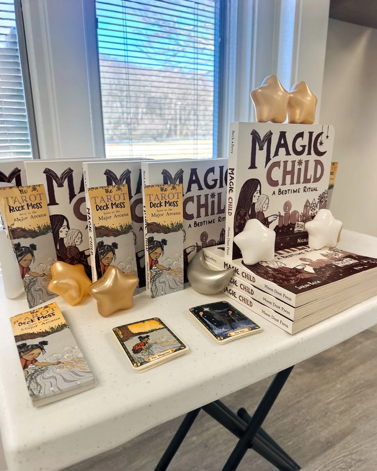 ✨ A little magic filled Mother Luna today ✨

We gathered for the sweetest morning with author Sarah Beck @9_of_wands , who brought her beautiful book 𝑴𝒂𝒈𝒊𝒄 𝑪𝒉𝒊𝒍𝒅 to life in the most heartfelt way.

From cozy storytime on the rug, to singing
