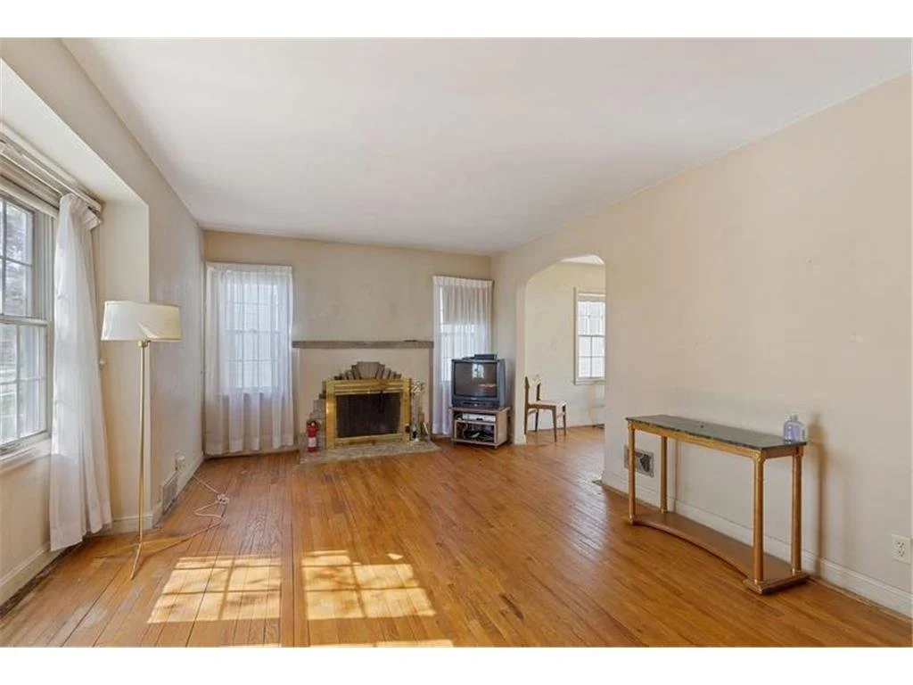 Living Area - BEFORE.jpg