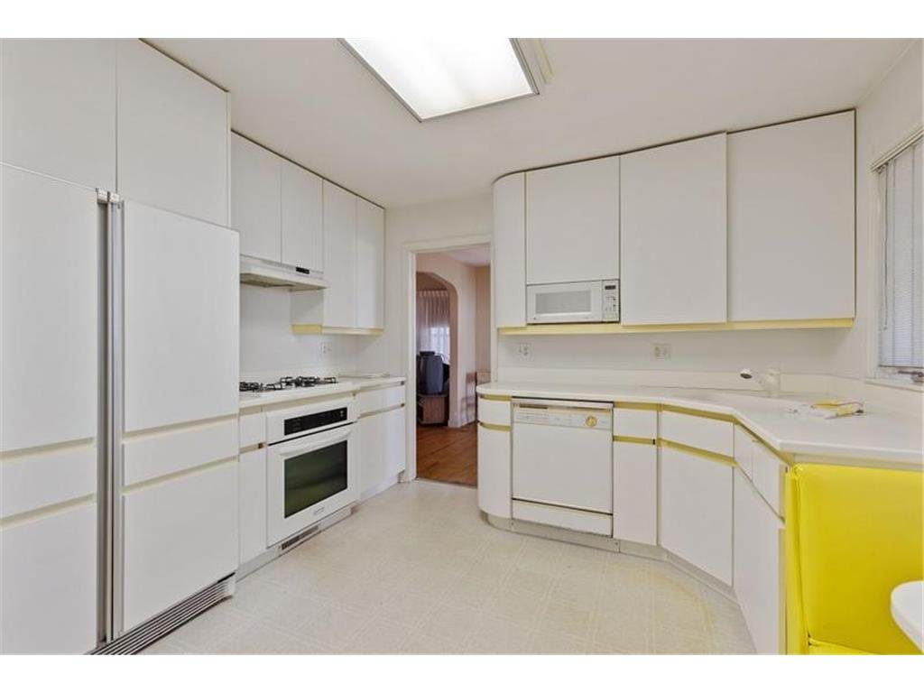 Kitchen - BEFORE.jpg