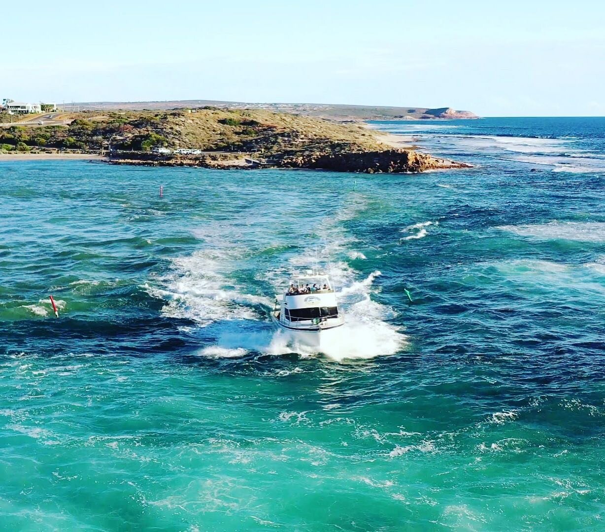 Customers enjoying the thrilling Murchison River Mouth from the best spot on the boat, the flybridge 🌊
.
www.reefwalker.com.au
.
@happy.dayz.imagery 
#reefwalkerkalbarri #reefwalkeroceandiscovery #reefwalkersunsetcruise #kalbarri_wa #kalbarricoastal