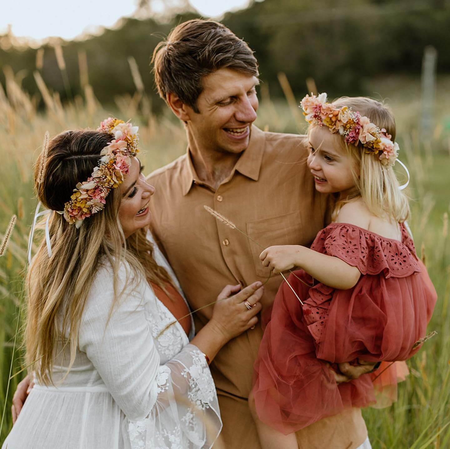 Happy Father&rsquo;s Day to the most amazing, kind, caring and fun daddy! We love you so much and feel so lucky every day 🥰

Photos from our maternity shoot (pregnant with Easton) by the amazing @abouttimeco