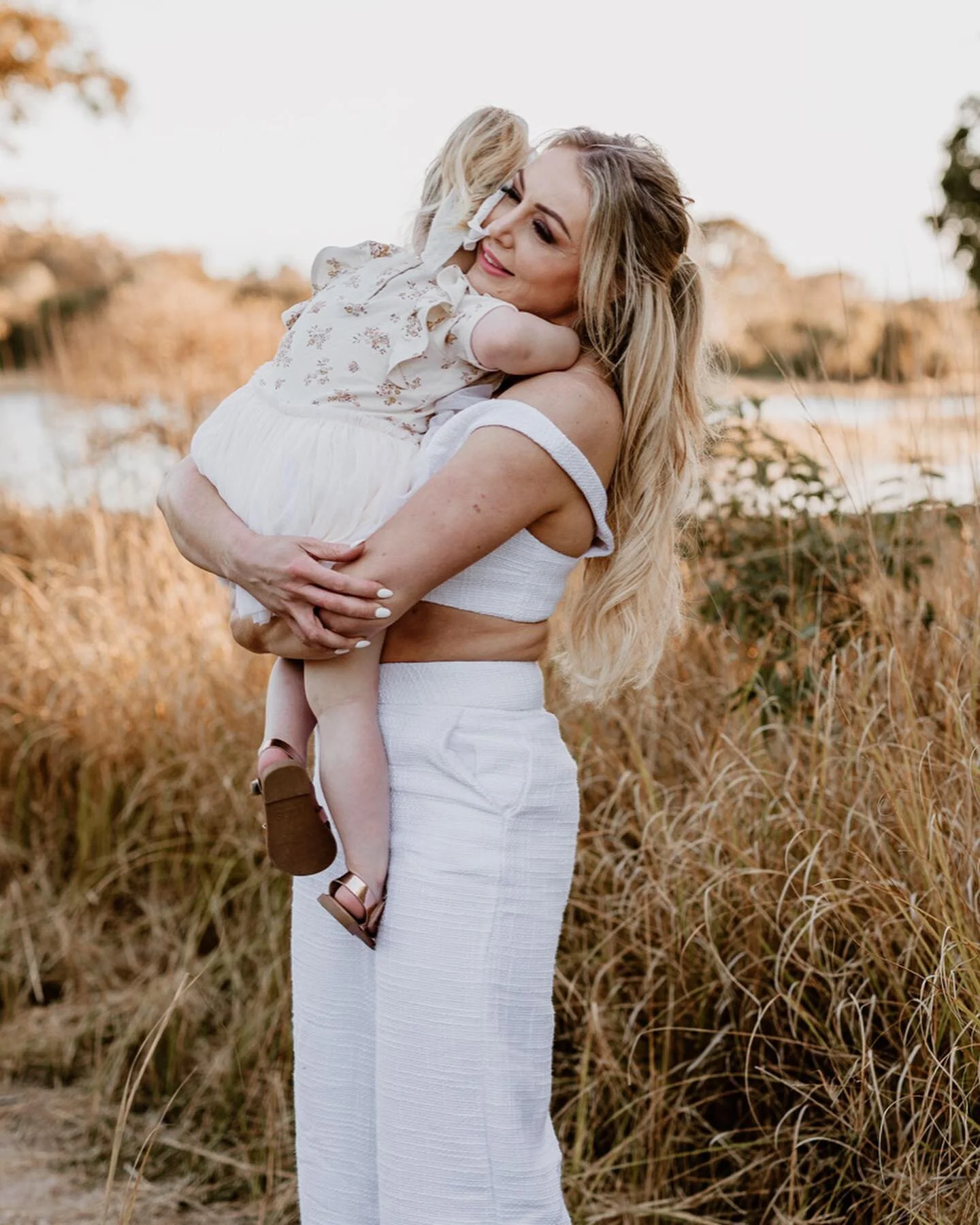 This beautiful mumma and her daughter were pure sunshine ☀️ 

#familyphotography #family #photooftheday #instadaily #womeninbusiness #business #brisbanebusiness #brisbanephotographer #brisbanefamilyphotographer #follow #love