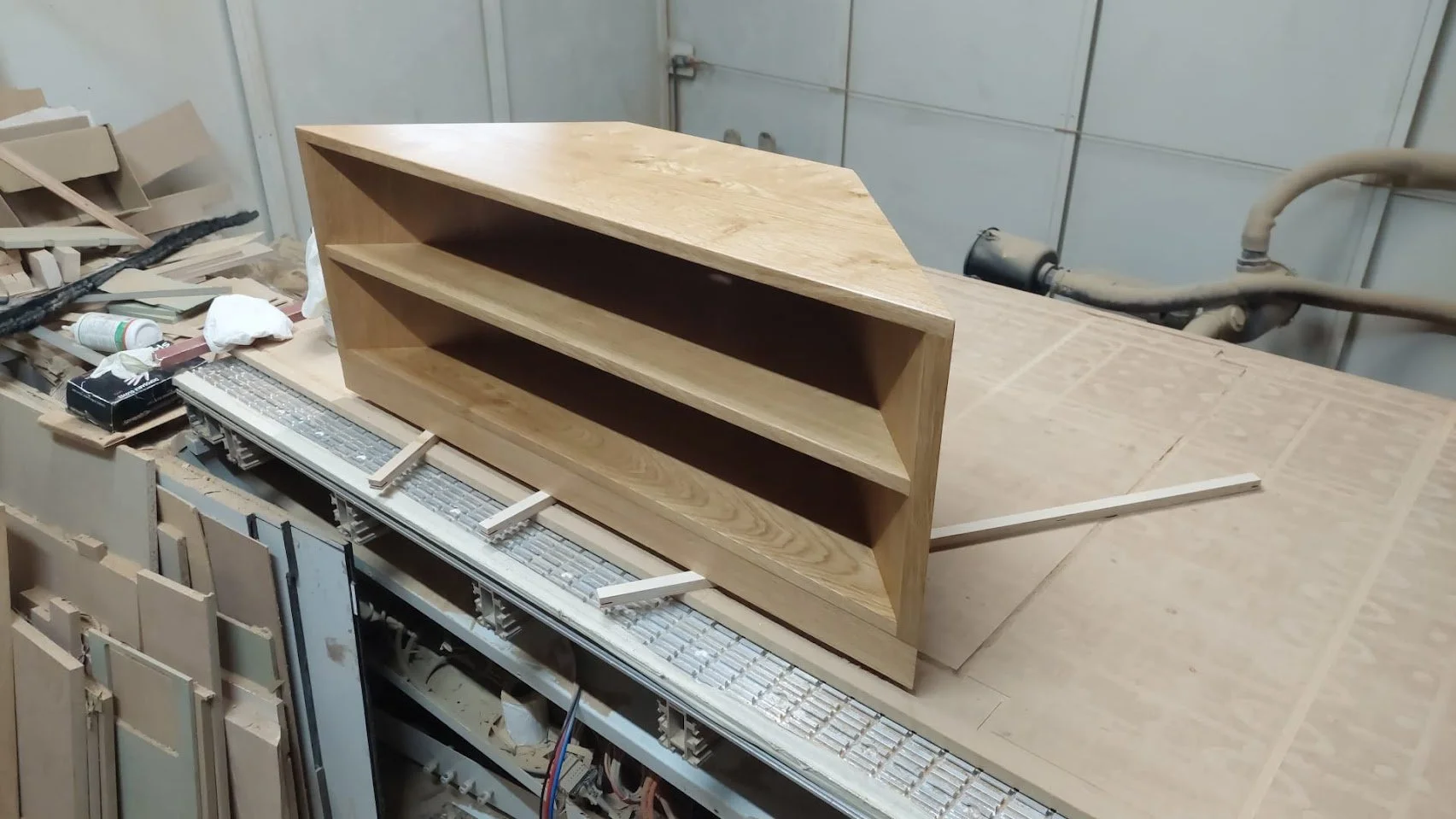 Oak corner TV Stand4.jpg