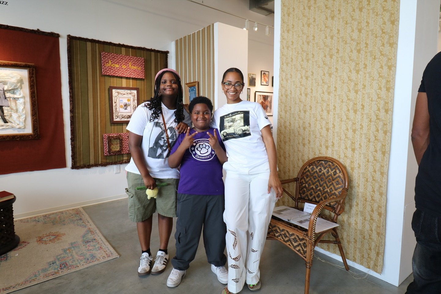 Over 300 souls showed up and showed out in their all white for our first Juneteenth en Blanc celebration at the Community Artists&rsquo; Collective this past weekend! We thank you for participating in the first installment of the Sankofa Emancipation