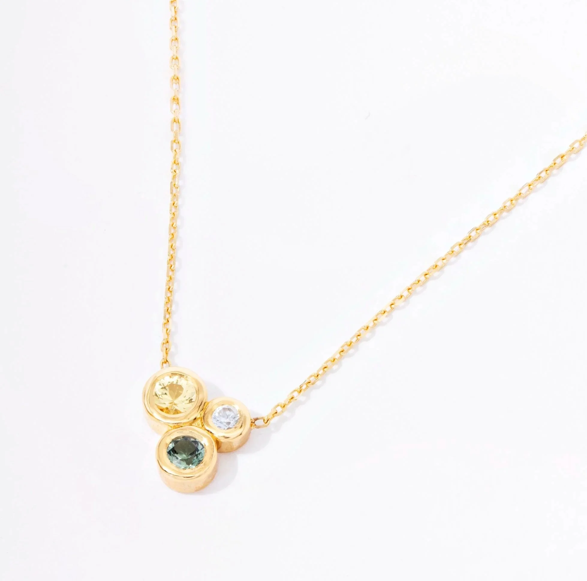 Variétés de pendentifs en or jaune ou blanc 18 carats sertis