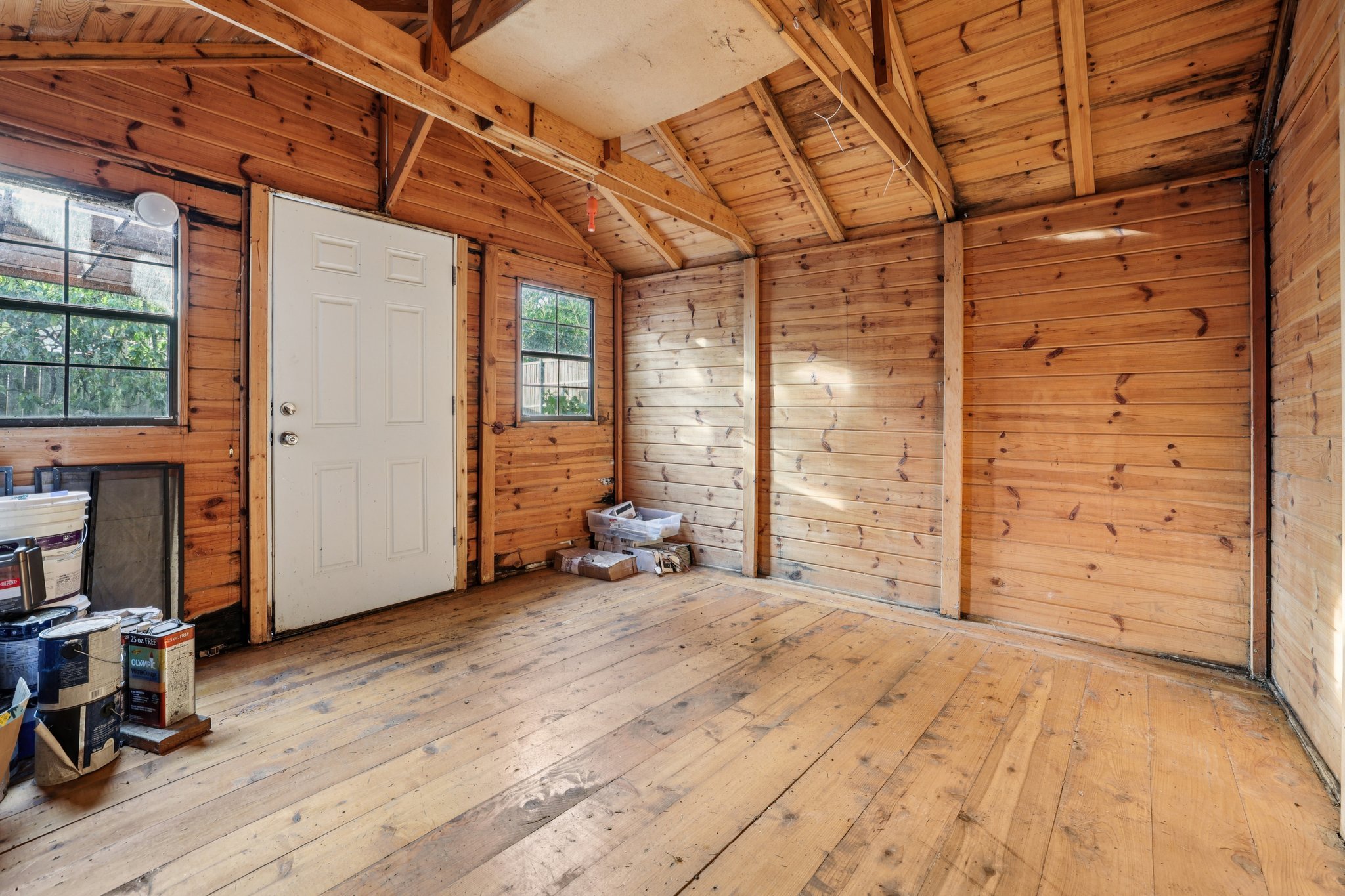 23-web-or-mls-10219 15th Ave-S1401-042.jpg