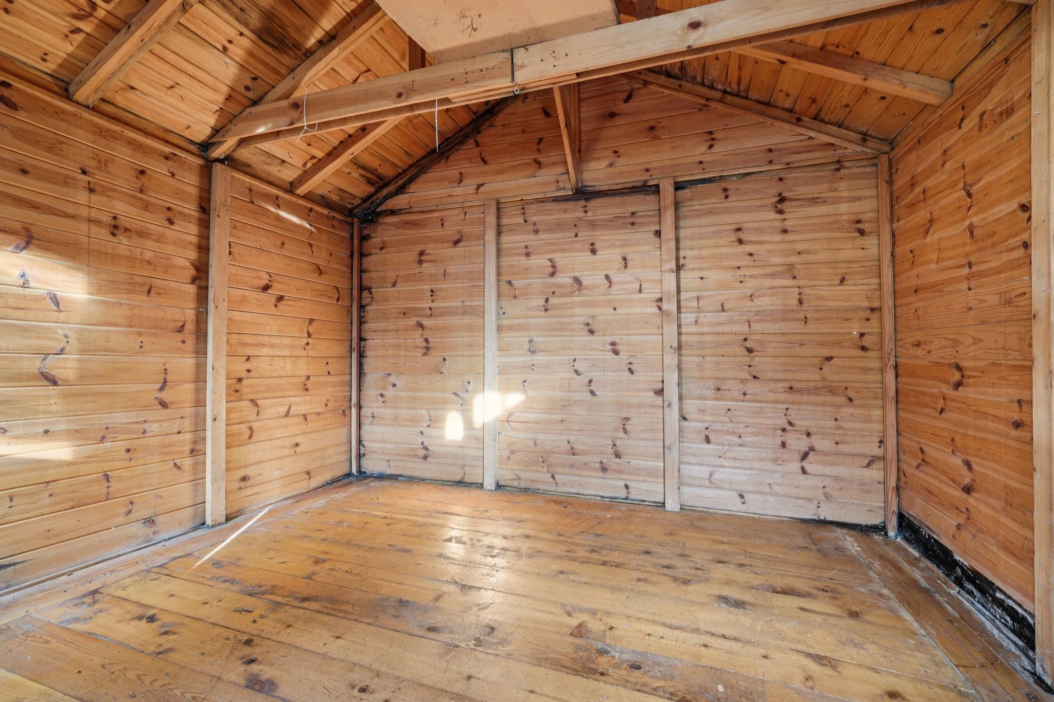 22-web-or-mls-10219 15th Ave-S1401-041.jpg