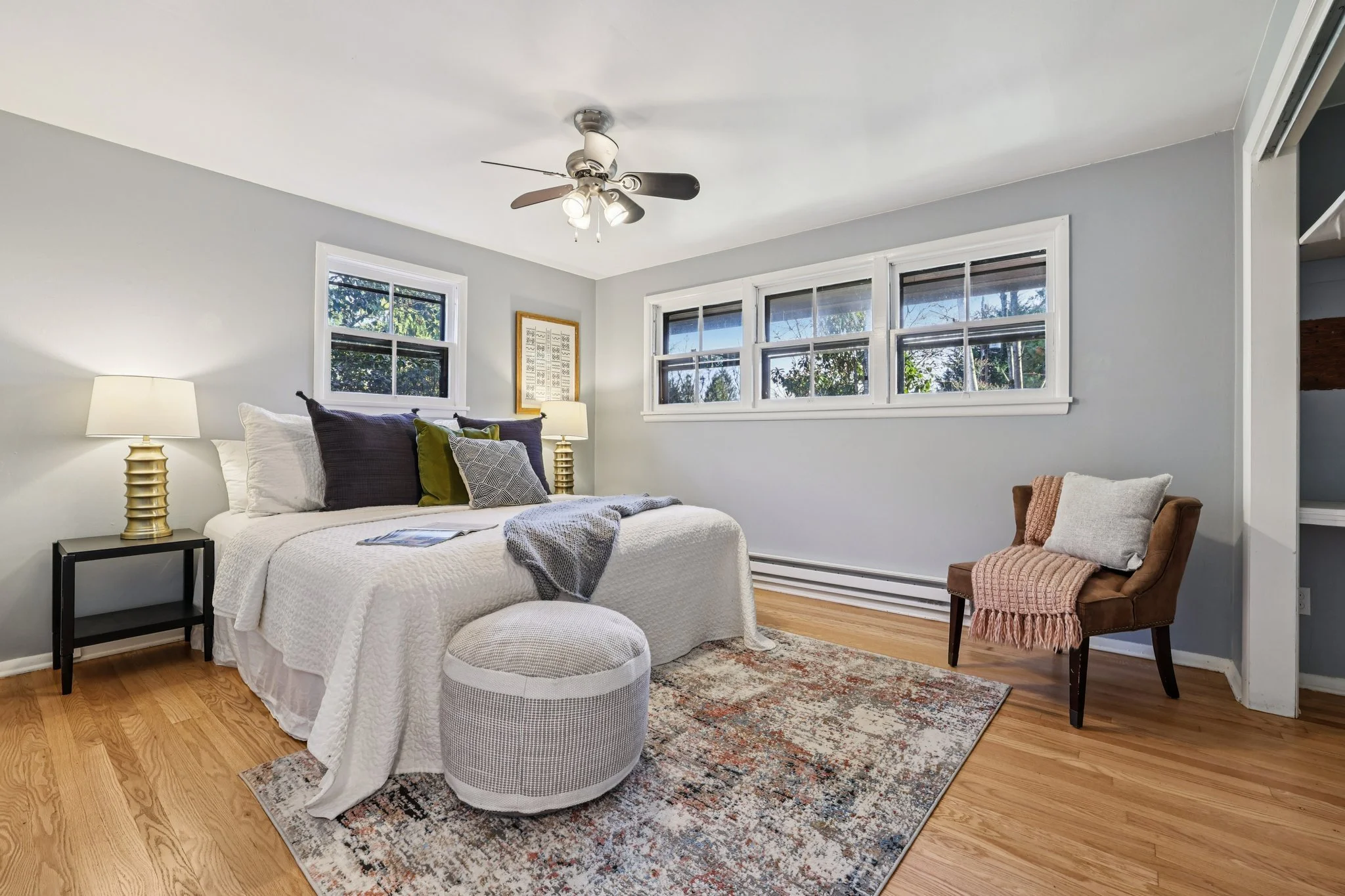 17-web-or-mls-10219 15th Ave-S1401-036.jpg