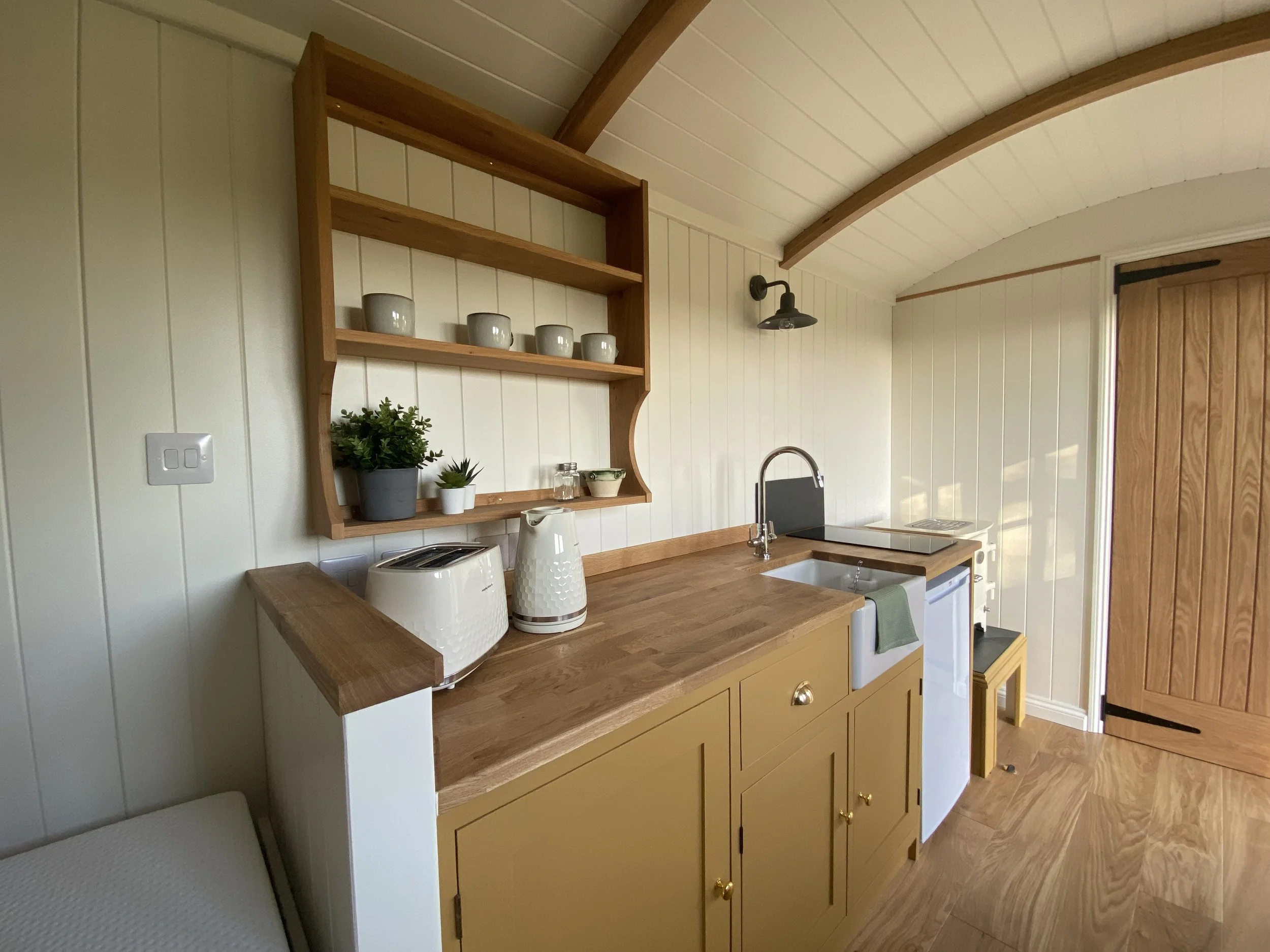 Inside Demelza - Shepherd hut.JPG