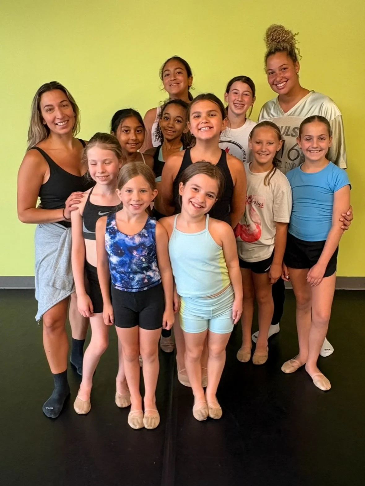 Wishing EDC teacher @lizmorgante the most AMAZING Birthday!!!🎉🎉🎉 You care so much for your students and the studio and we wish you the absolute BEST day celebrating! 💗💗💗

#happybirthday #birthdaywishes #danceteacher #guelphdancestudio #guelphda