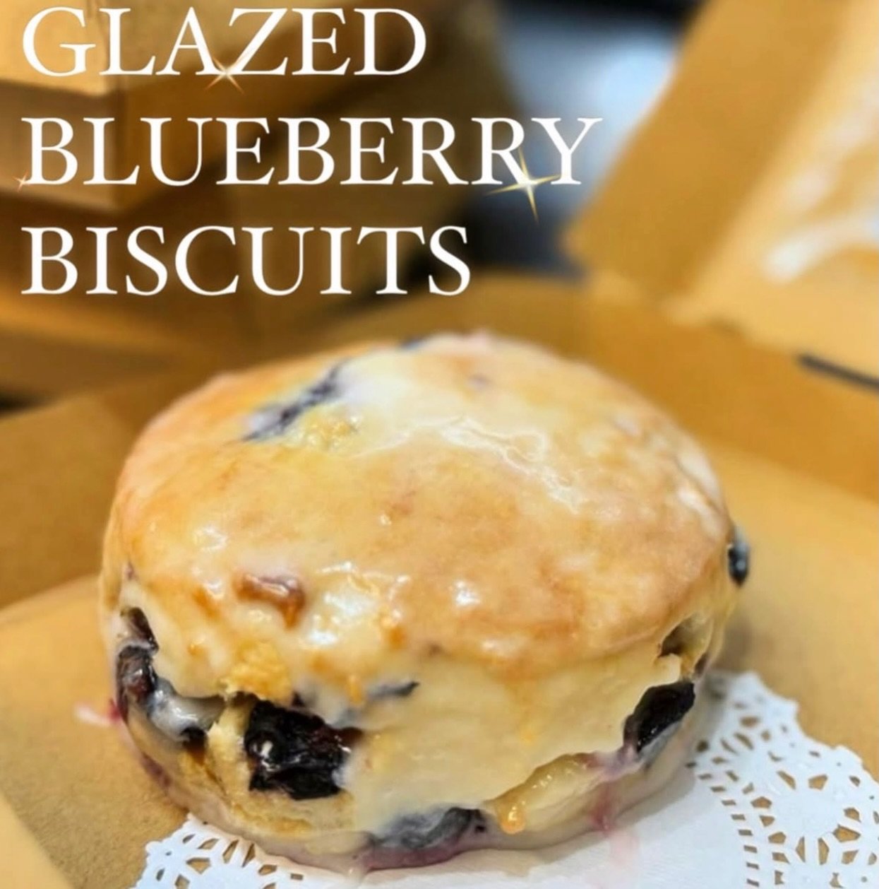 Stop in for freshly baked Glazed Blueberry Biscuits &mdash; at Reeder&rsquo;s Tulsa! 🫐 
#tulsabreakfast #cornerstore #gasstationfood #oklahomaeats #ttown