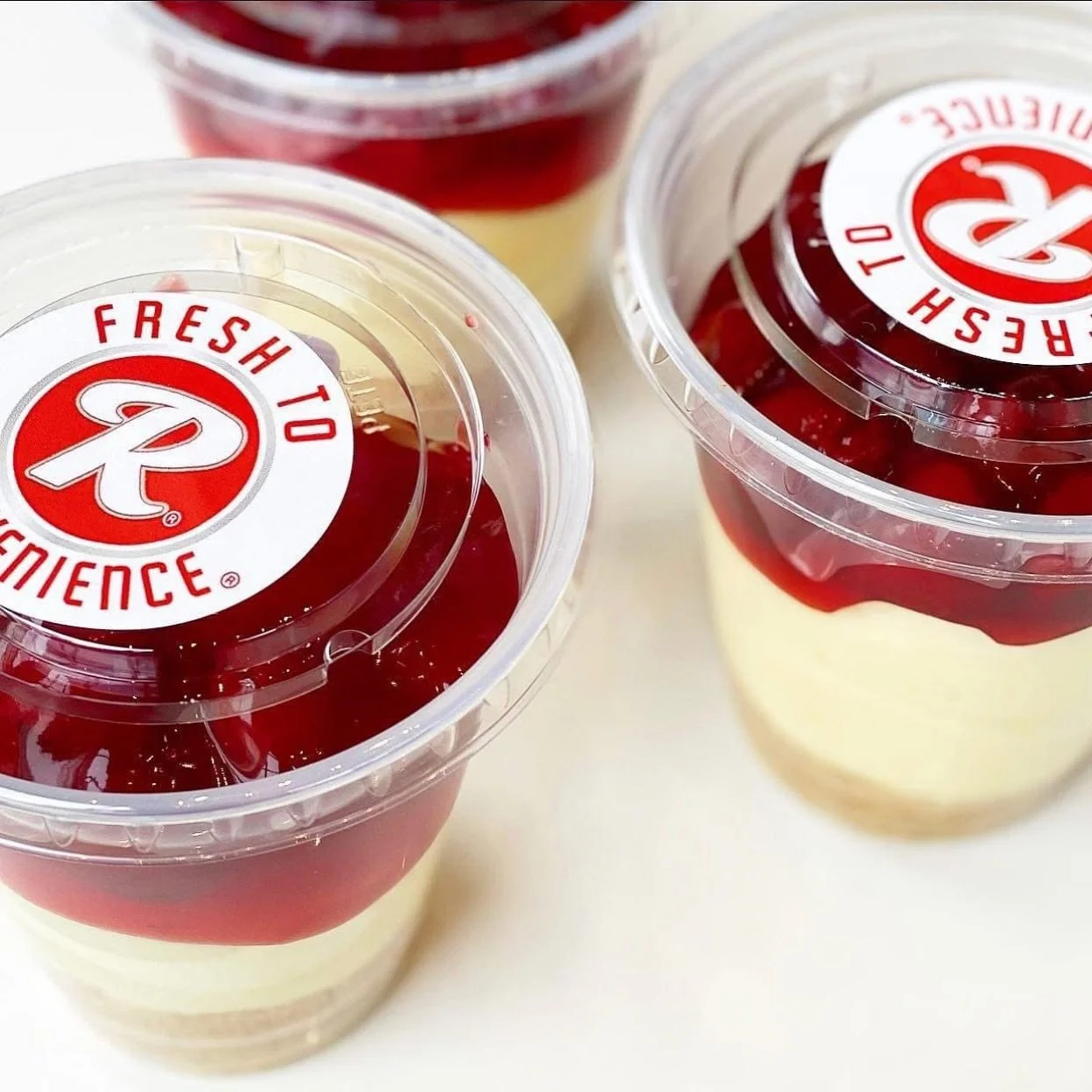 Don&rsquo;t forget dessert! Oh yum, Cherry Cheesecake Cups! 🍒 

#tulsaoklahoma #dessert #reederstulsa