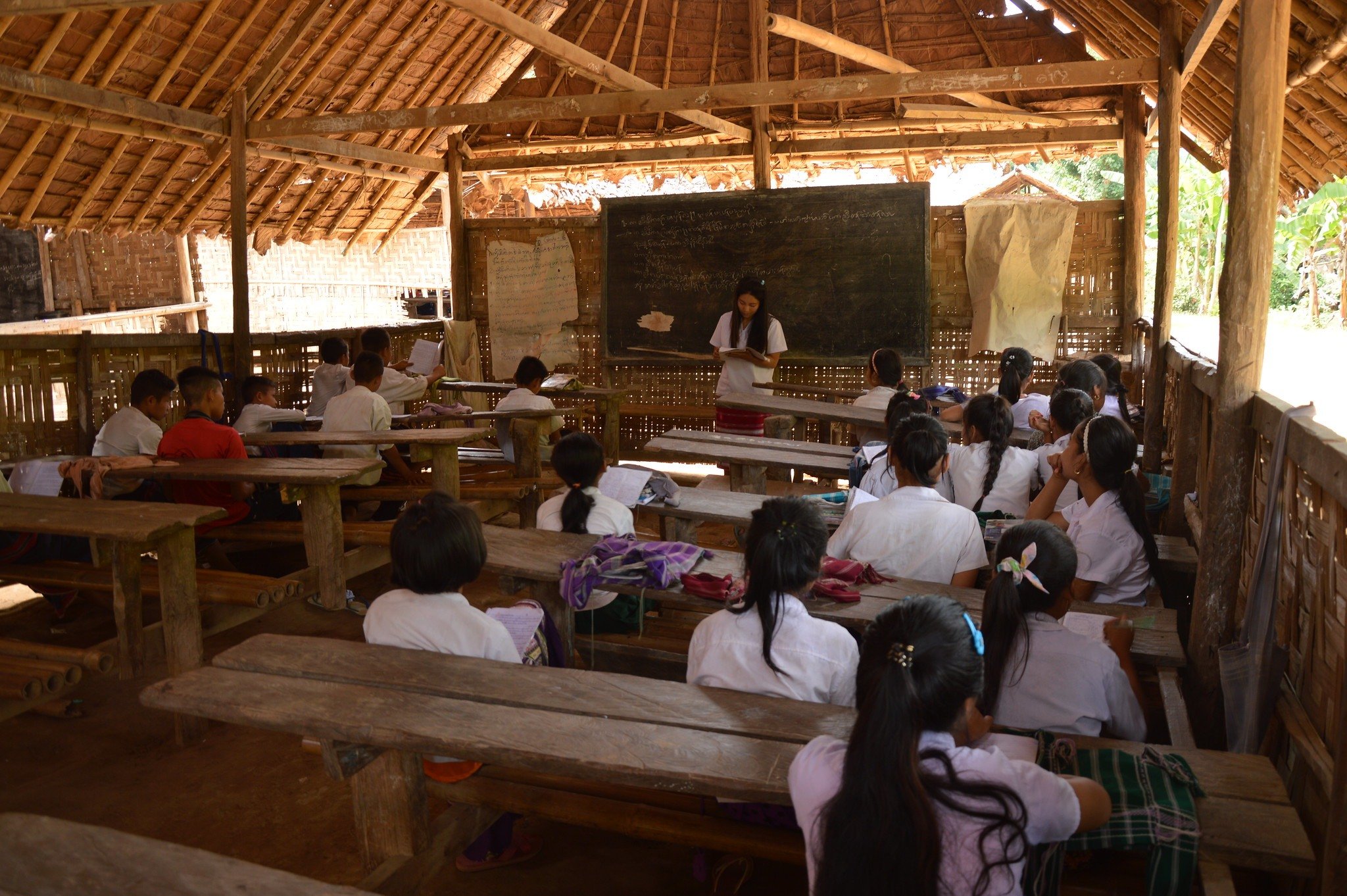 Myanmar: Regressive changes to education policy undermine linguistic