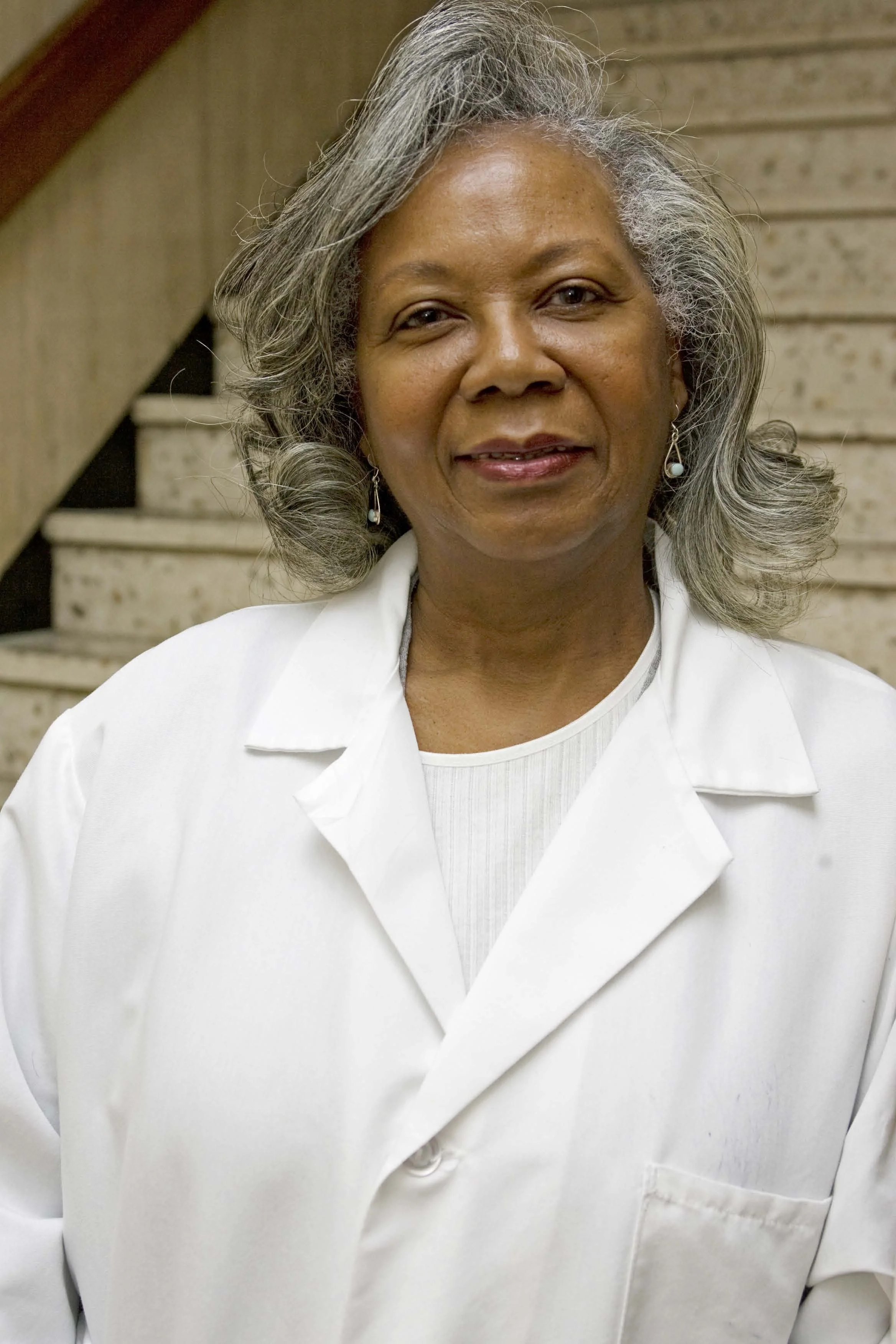 Vivian Stuart.jpg