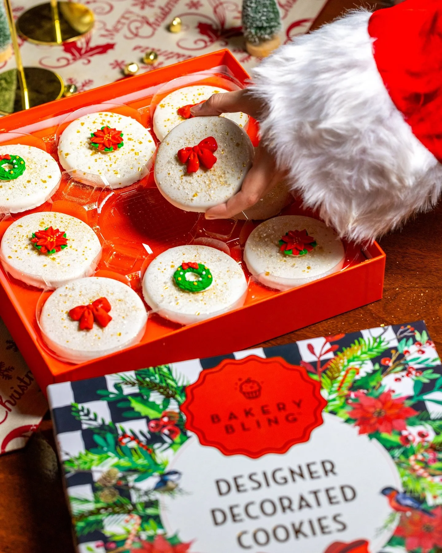 Speed, Creativity, and a Sprinkle of Holiday Magic! 🎄🎅

When @bakerybling came to us with a need for stunning holiday assets fast, we knew it was time to turn up the creativity. From idea, prop shoppin&rsquo;, model bookin&rsquo;, to shoot to deliv