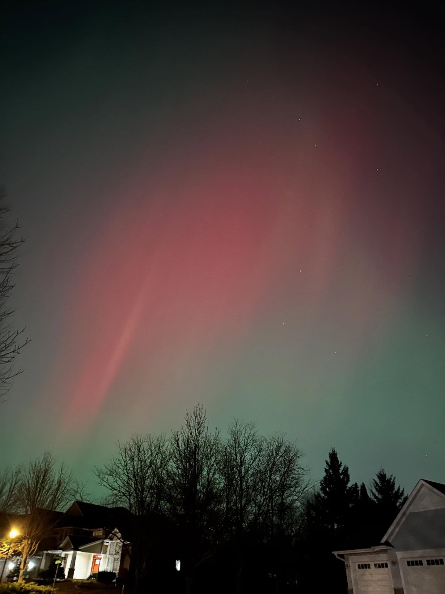 The Northern Lights 💙 before 9pm and right above our house. Thank you!!
.
.
.
.
.
.
.
#northernlights #auroraborealis #nofilter #northernlightsmn #northernlightsmn2025