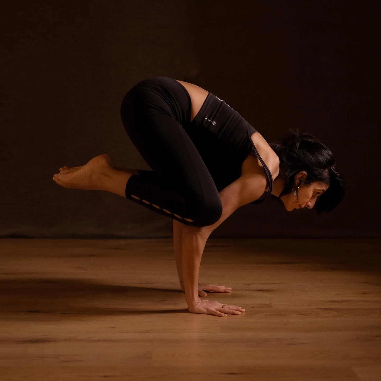 A few shots from a session with @ilaria_yogachateaudoex in her studio earlier this winter. 
It was a real pleasure to work with Ilaria and I&rsquo;ve heard nothing but good things about her classes so if you&rsquo;re local, check her out!! 

#yogaswi