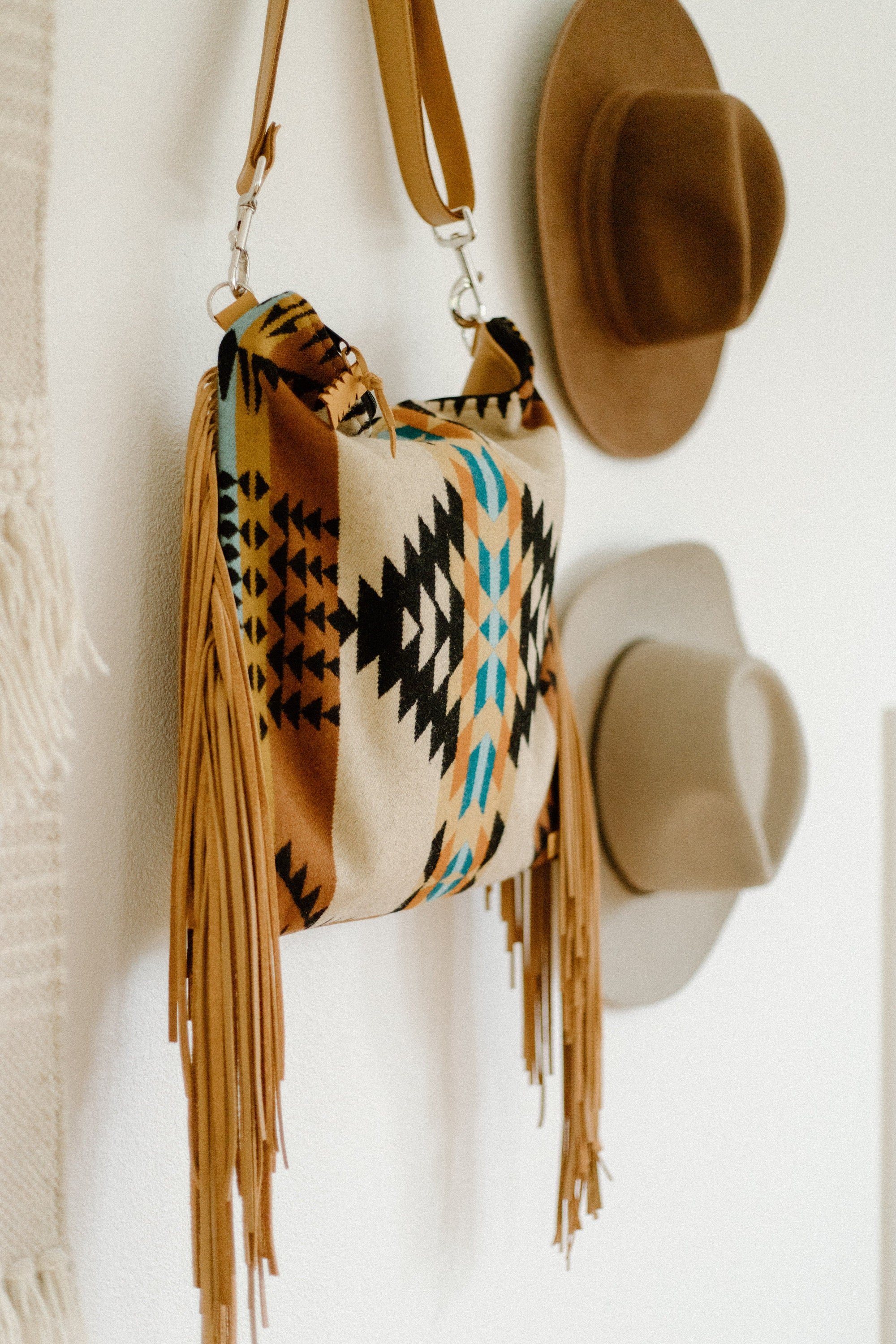 https://i.etsystatic.com/7688207/r/il/b9a1f5/3853835911/il_fullxfull.3853835911_e2lj.jpg