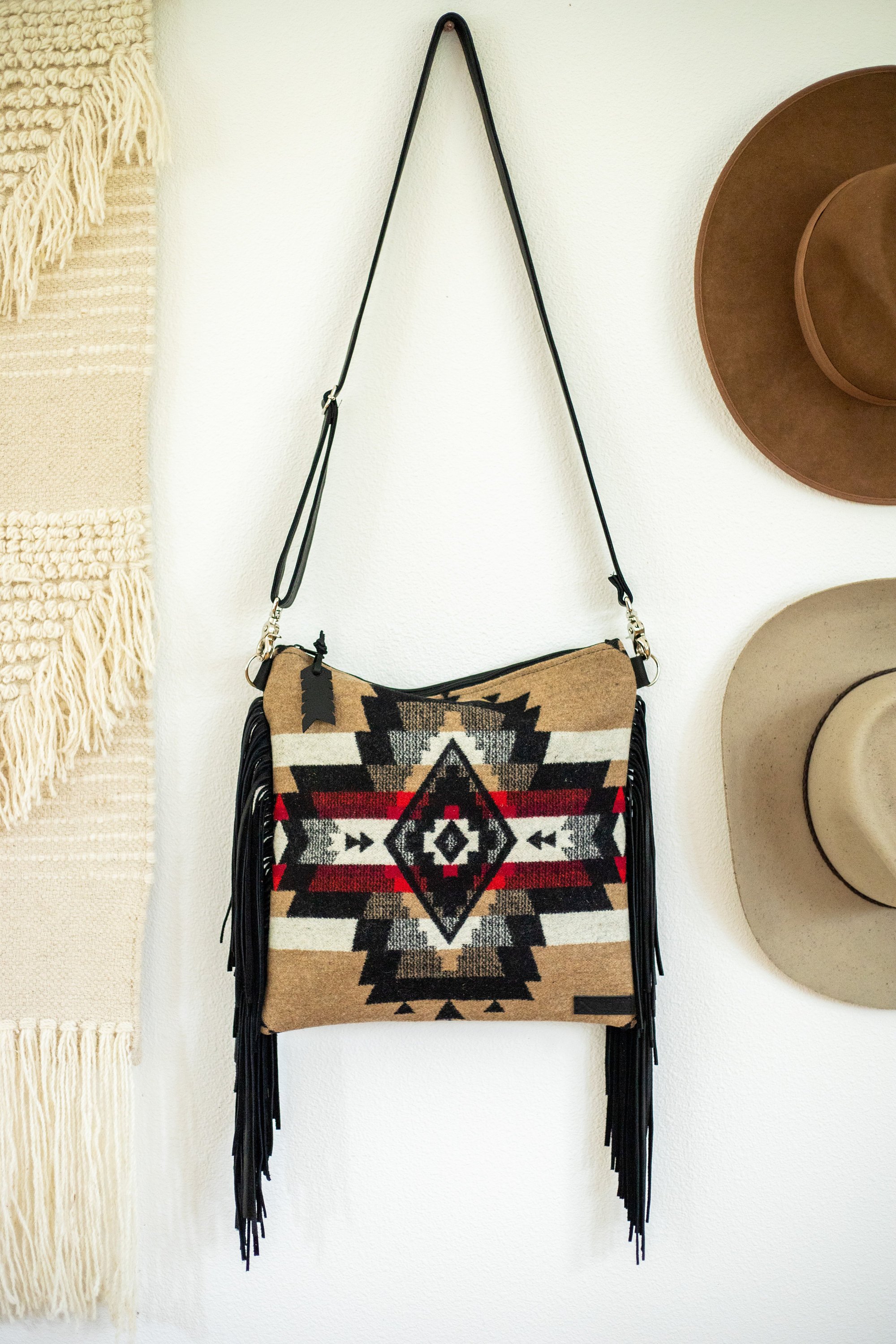 https://i.etsystatic.com/7688207/r/il/bf7485/3935375505/il_fullxfull.3935375505_adyn.jpg