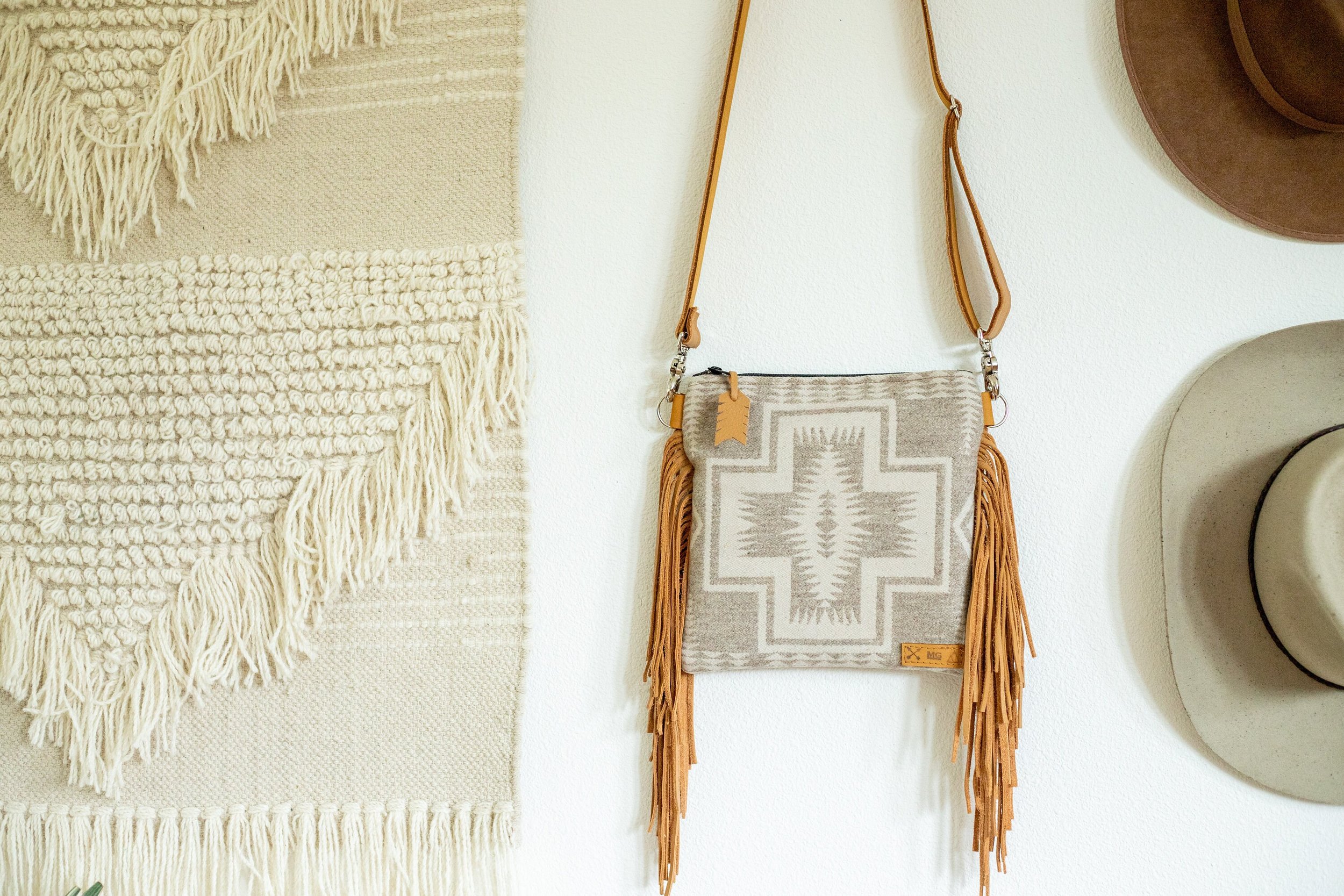 https://i.etsystatic.com/7688207/r/il/0676c4/3887836794/il_fullxfull.3887836794_c03f.jpg